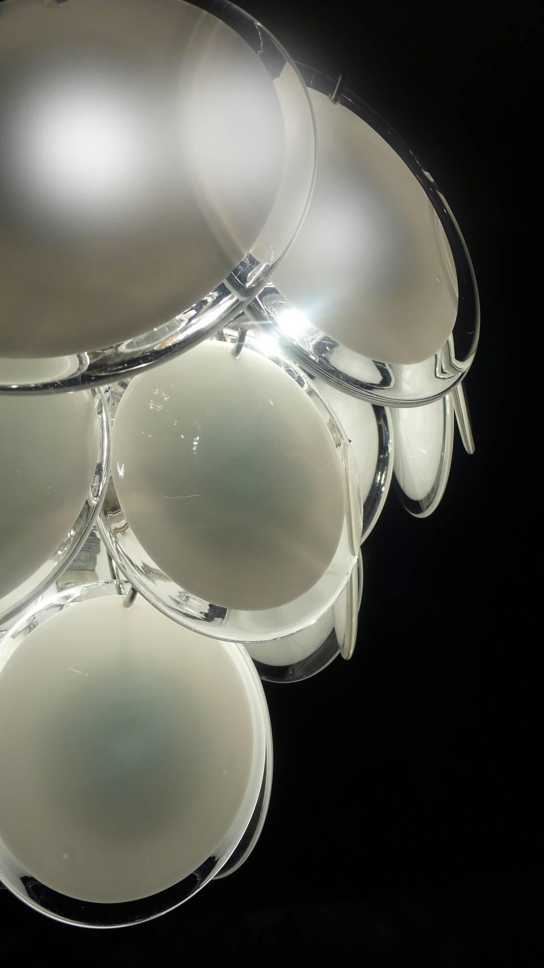 Coppia di lampadari Vistosi a disco di Murano, anni '70 in vendita 1