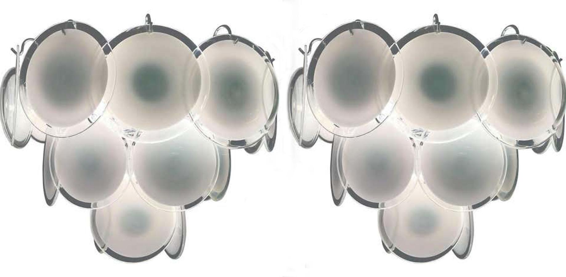Coppia di lampadari Vistosi a disco di Murano, anni '70