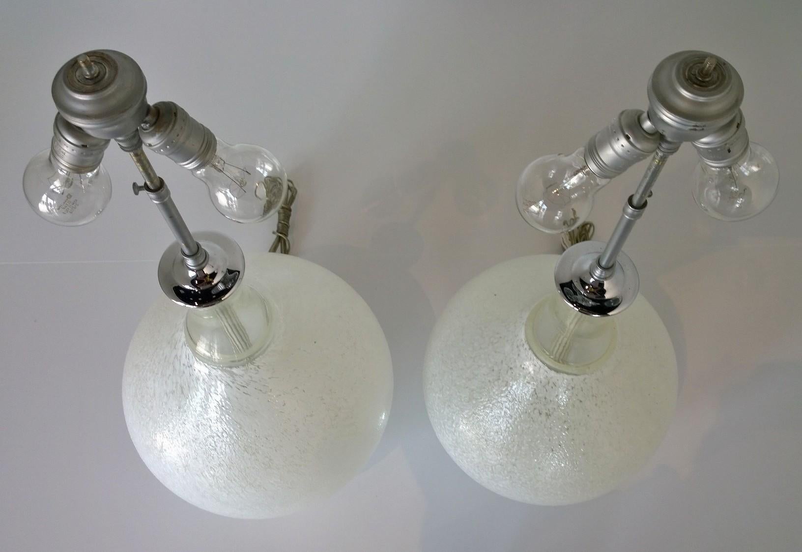 Vistosi White Textured Murano Glass with Chrome & Lucite Base Table Lamps, Pair For Sale 2