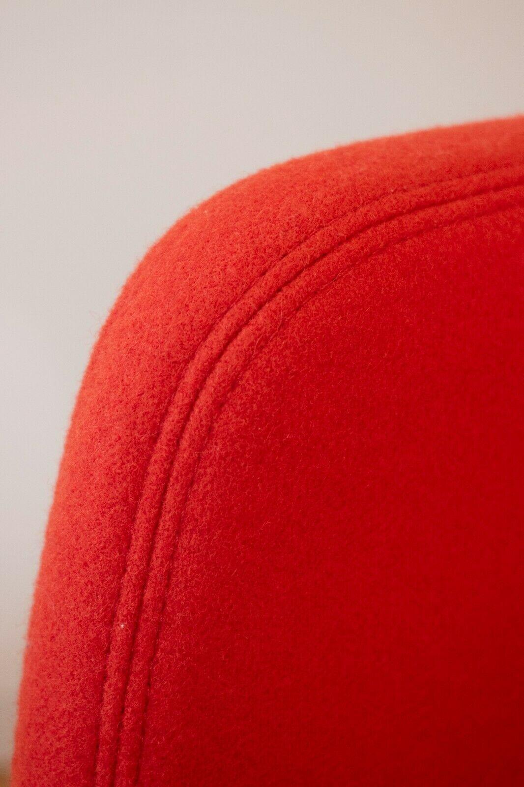 Pair of Vitra Grand Repos Red Lounge Chair by Antonio Citterio In Good Condition In London, GB