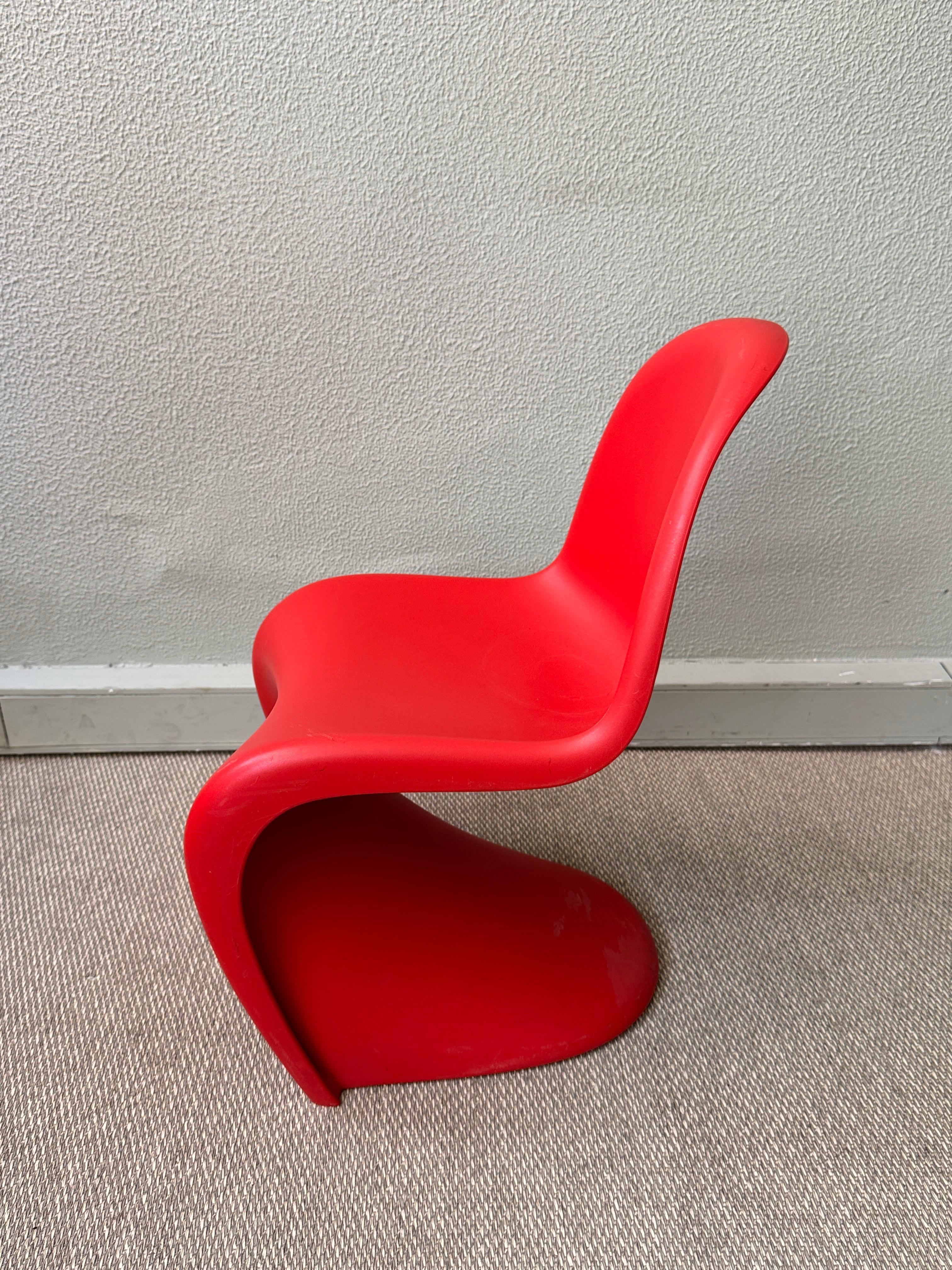 Coppia di sedie Vitra Verner Panton S Junior in plastica rossa e arancione, design anni '60 in vendita 3