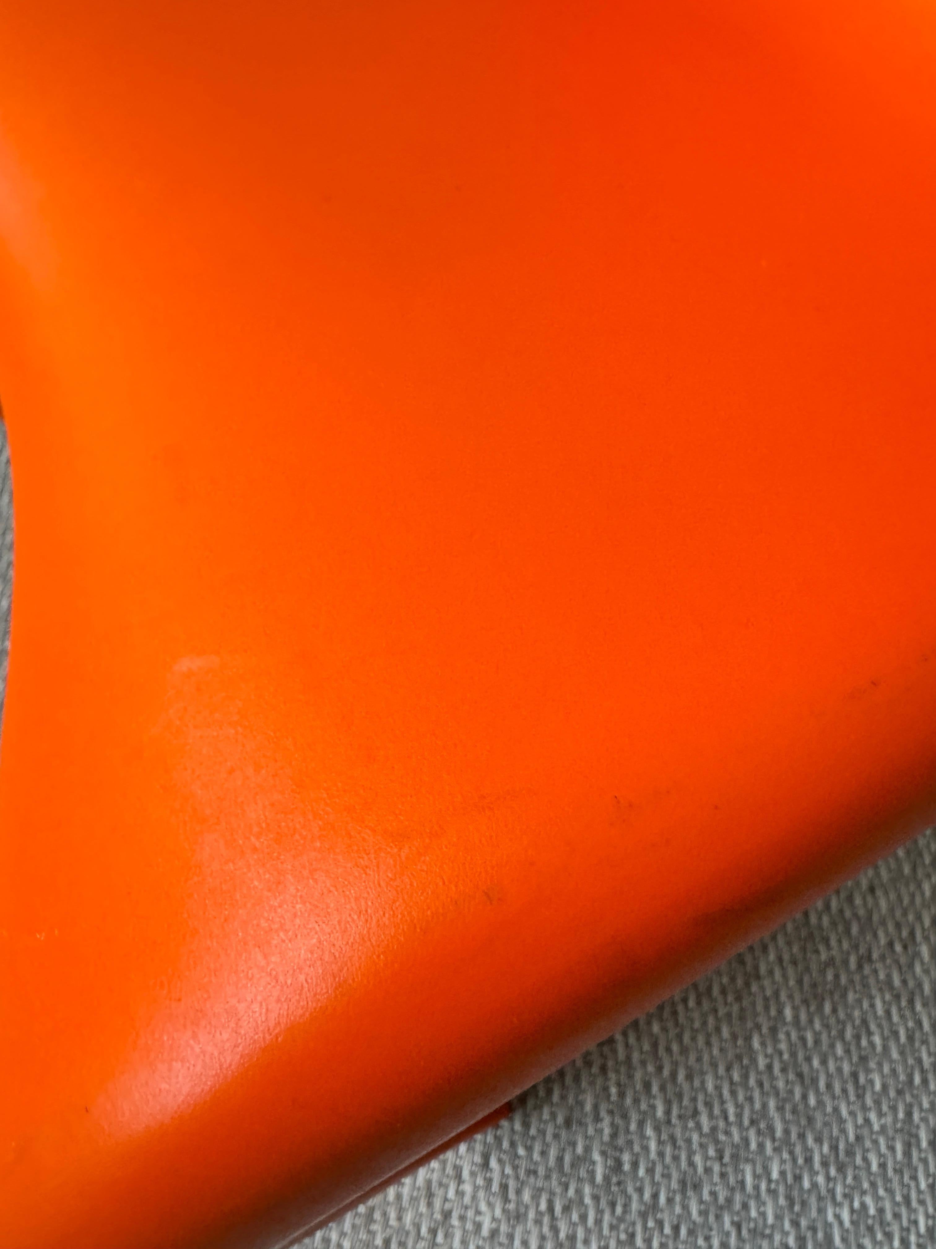 Coppia di sedie Vitra Verner Panton S Junior in plastica rossa e arancione, design anni '60 in vendita 9