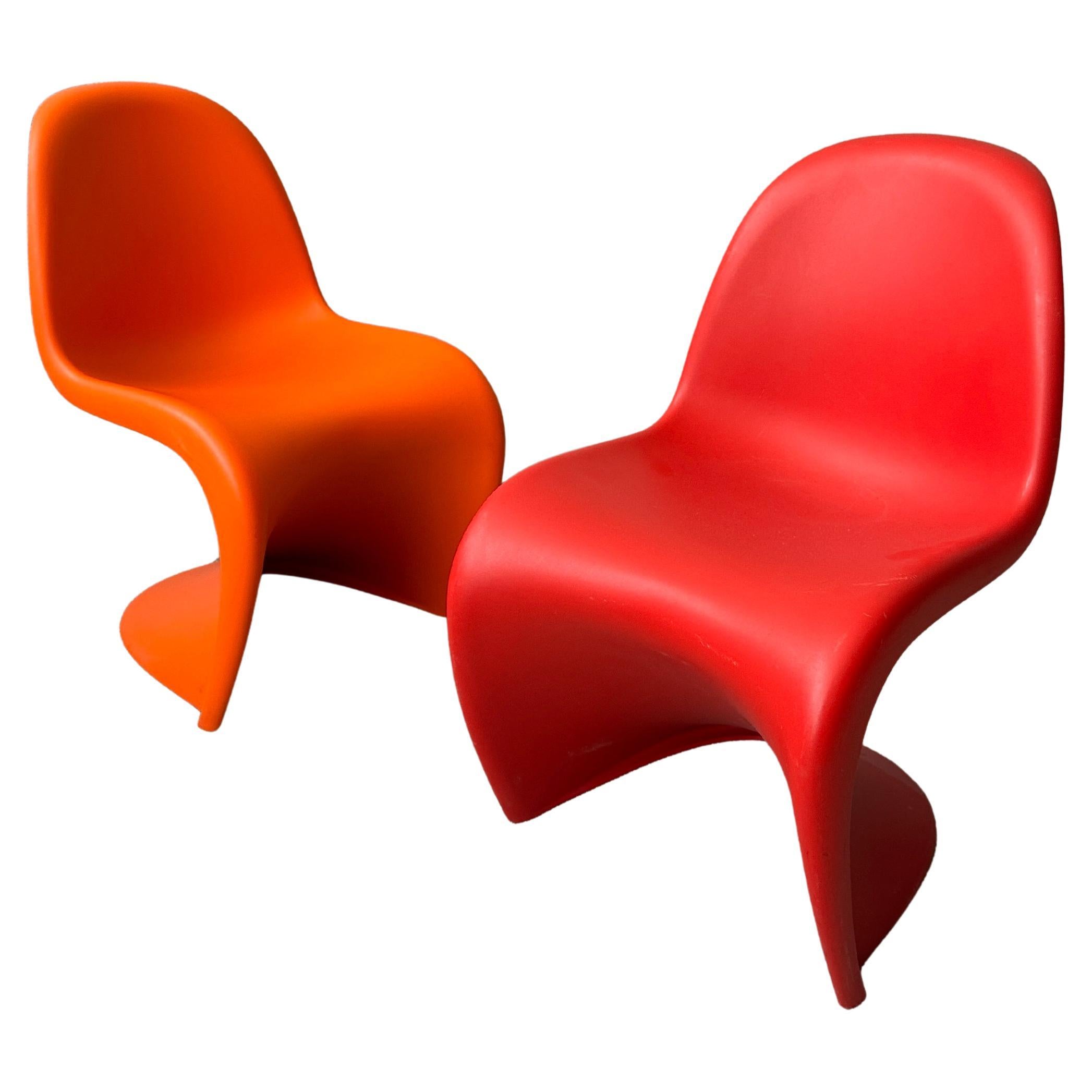 Coppia di sedie Vitra Verner Panton S Junior in plastica rossa e arancione, design anni '60 in vendita