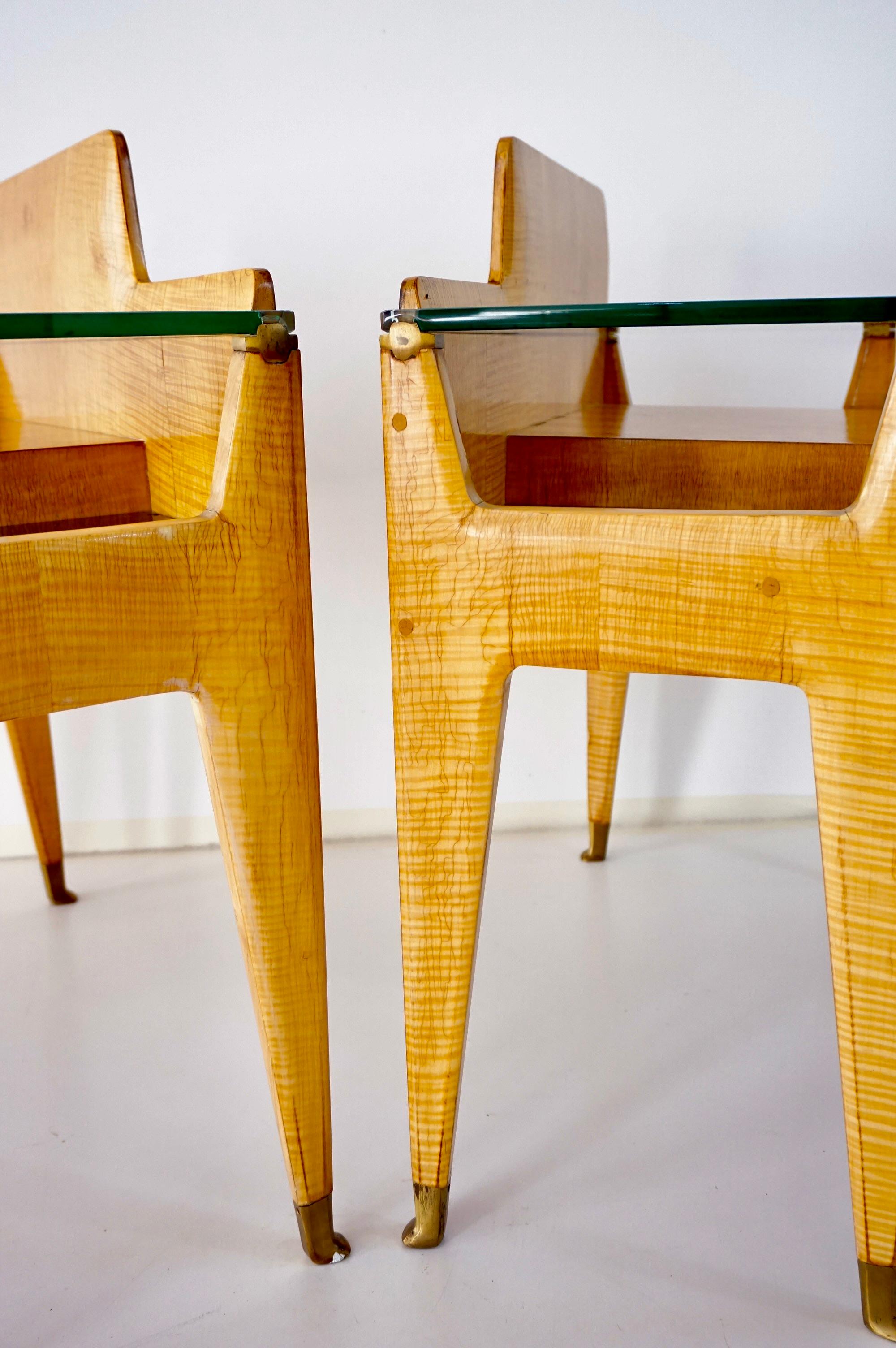 Paire de tables de chevet Vittorio Dassi, placage d'érable, laiton et verre, 1950 en vente 8