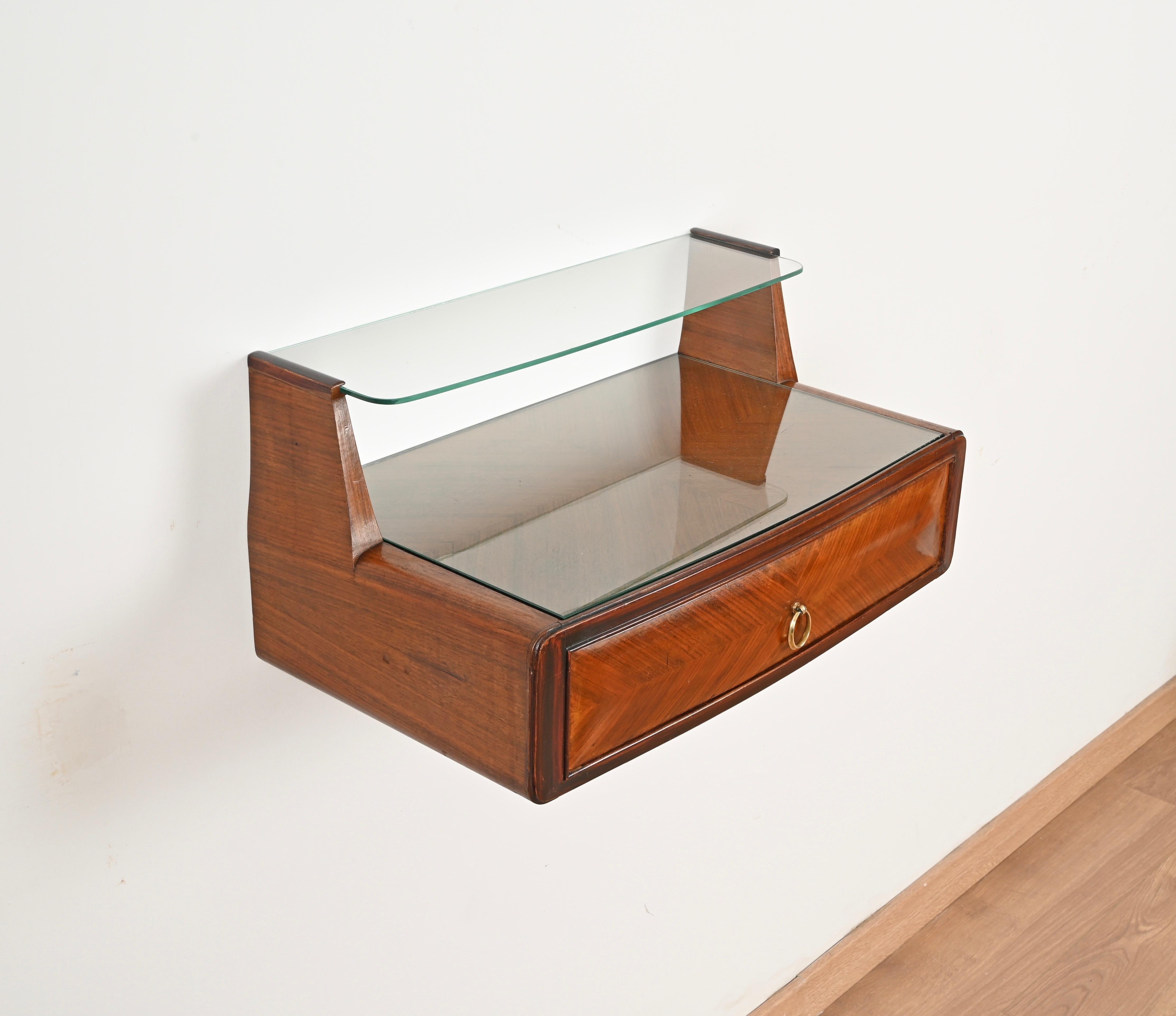 Paire de tables de nuit Vittorio Dassi en Wood, laiton et verre, Italie, années 1950 en vente 2