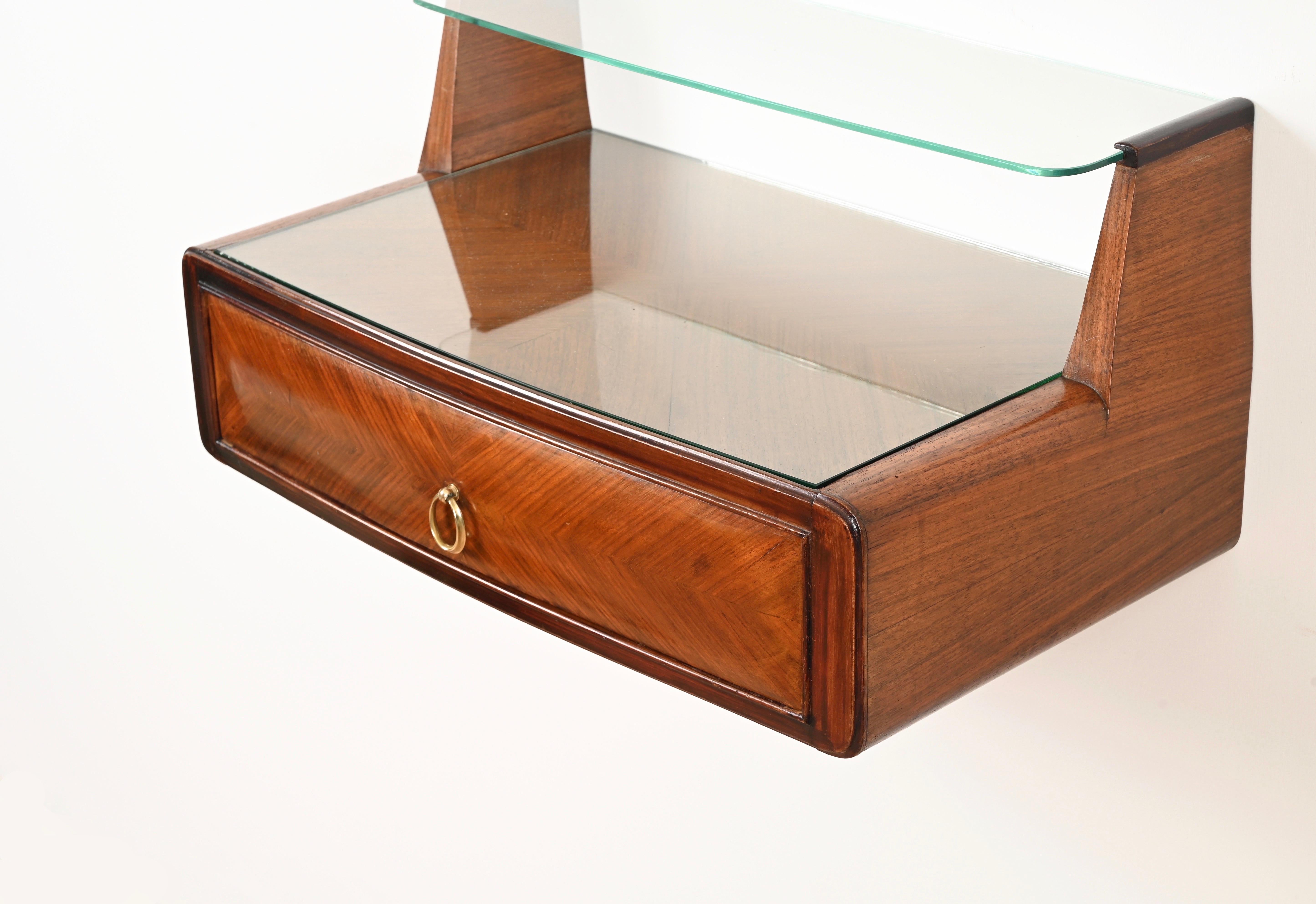 Paire de tables de nuit Vittorio Dassi en Wood, laiton et verre, Italie, années 1950 en vente 4