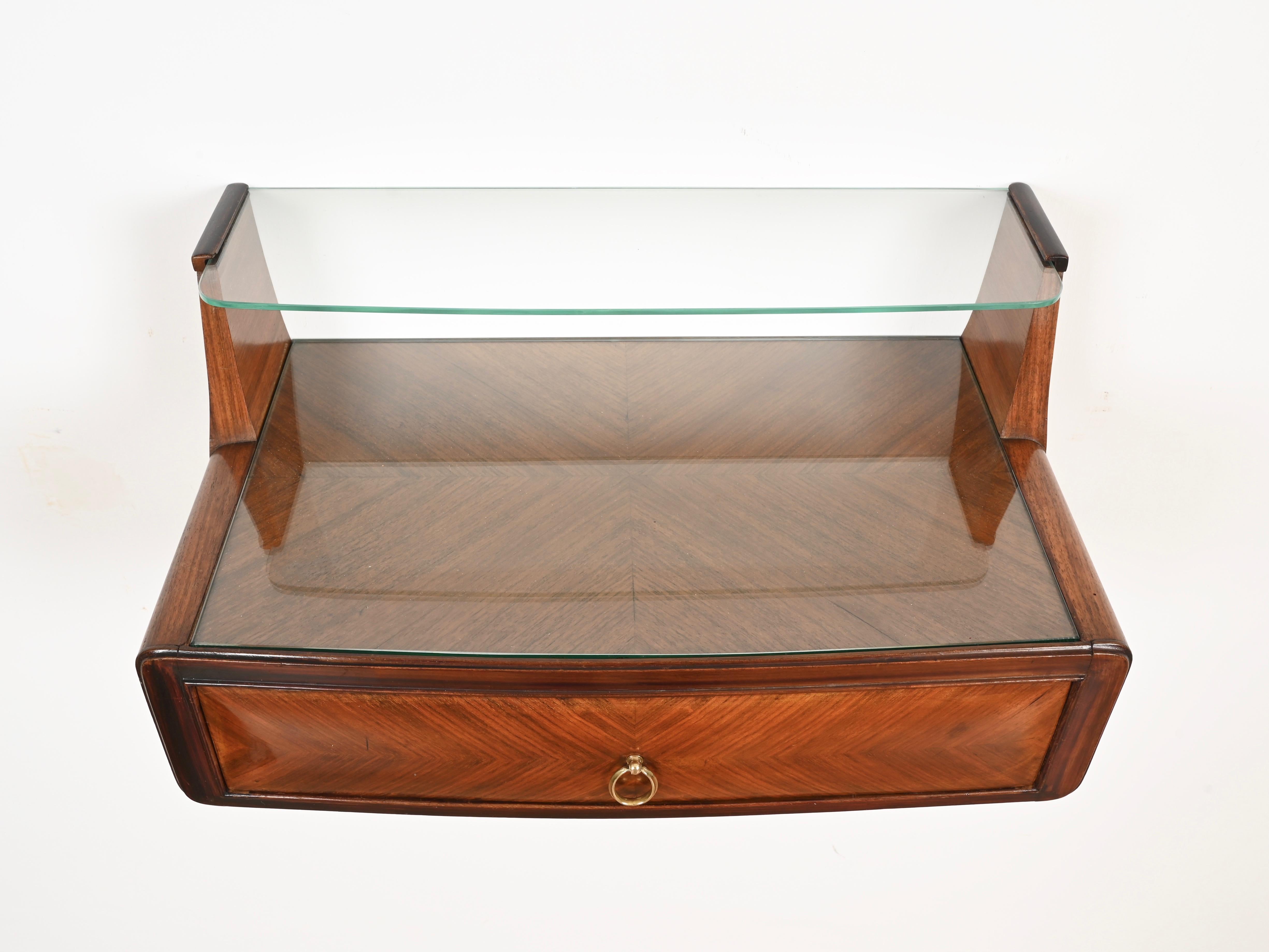 Paire de tables de nuit Vittorio Dassi en Wood, laiton et verre, Italie, années 1950 en vente 5