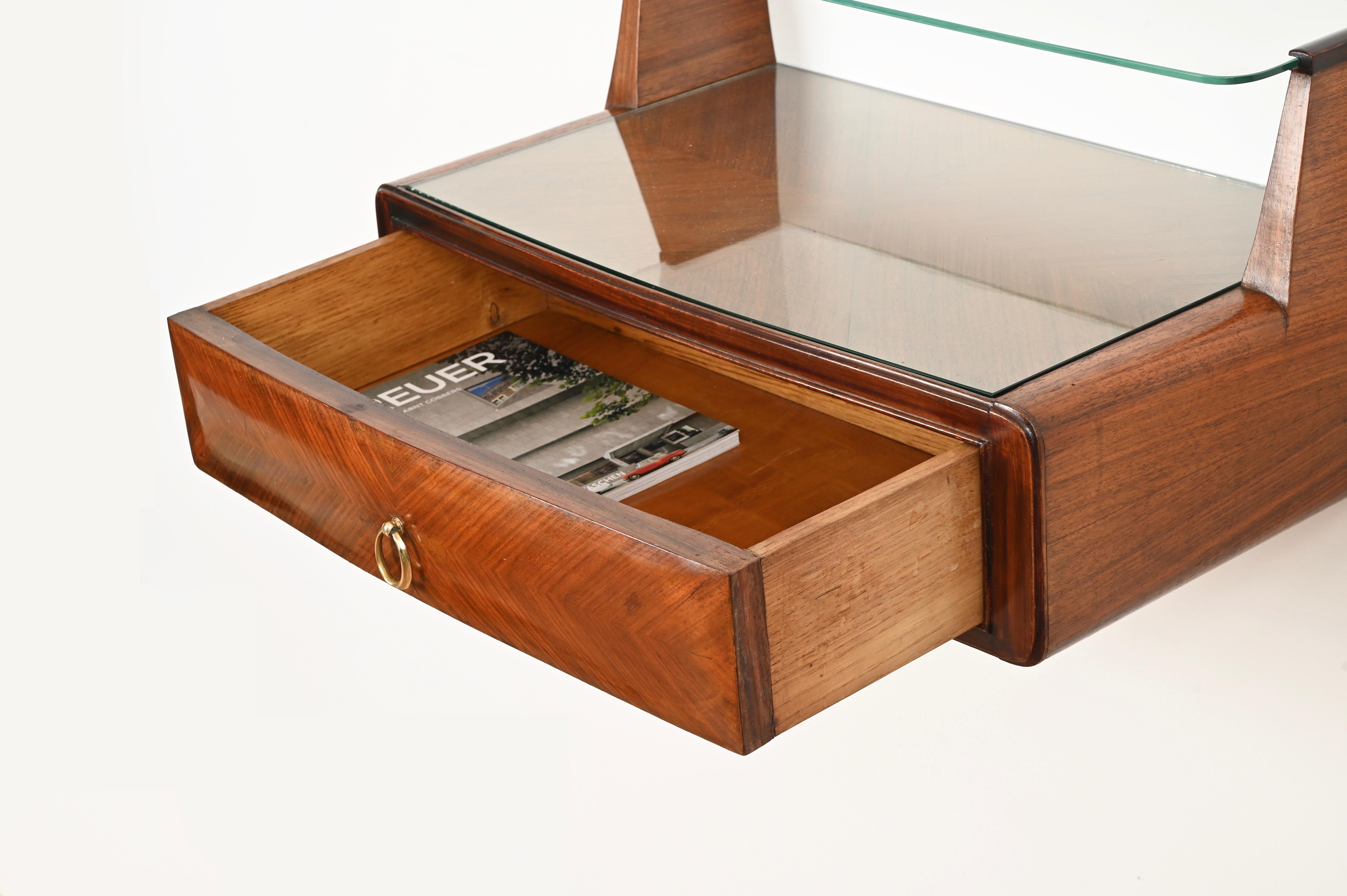 Paire de tables de nuit Vittorio Dassi en Wood, laiton et verre, Italie, années 1950 en vente 6