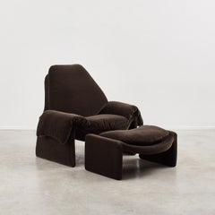 Pair of Vittorio Introini P60 chairs and ottomans for Saporiti - Italy, 1970s.