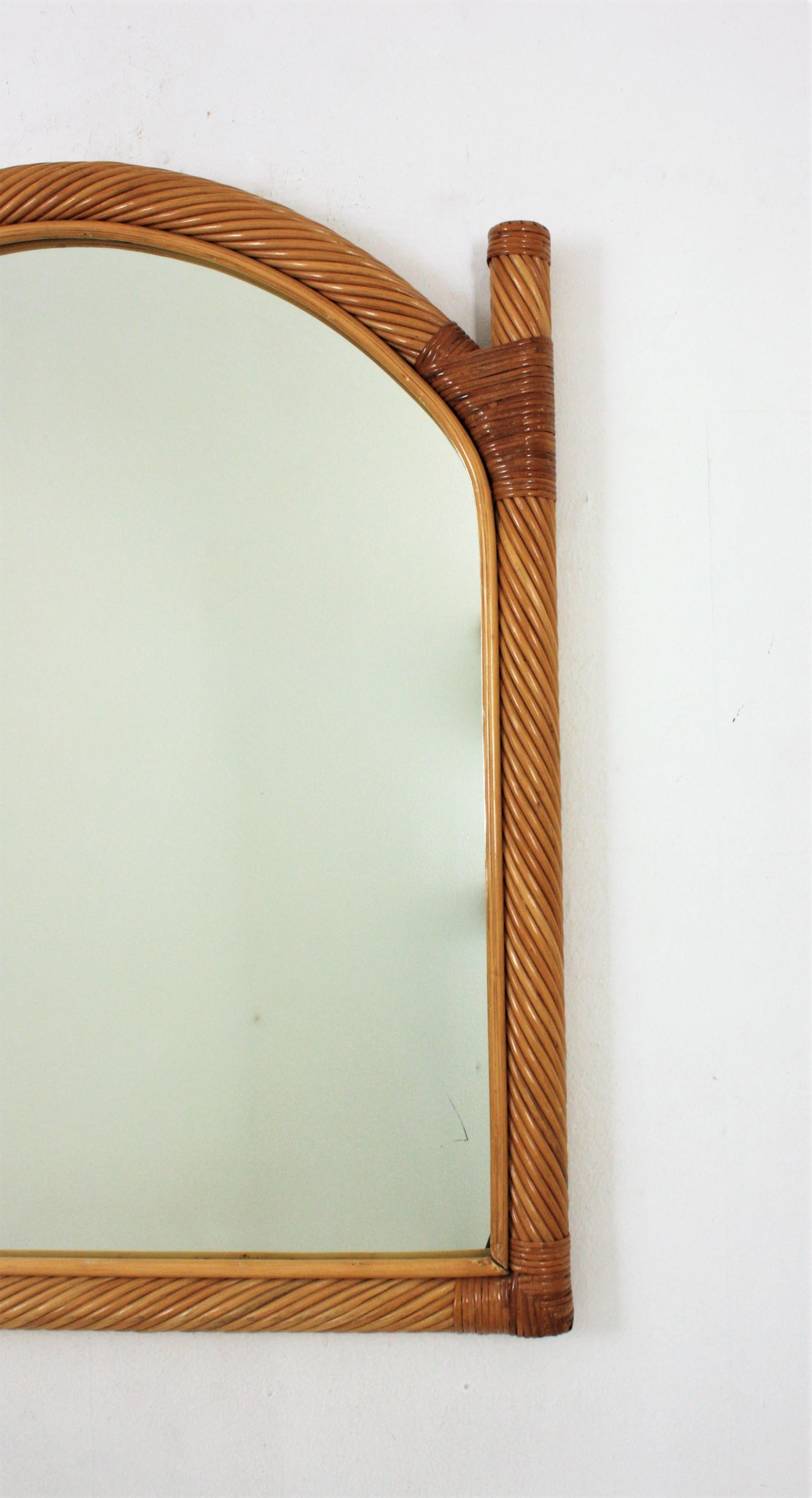 Fait main Miroir crayon Vivai del Sud en rotin avec plateau en arc de cercle, deux ajustables en vente