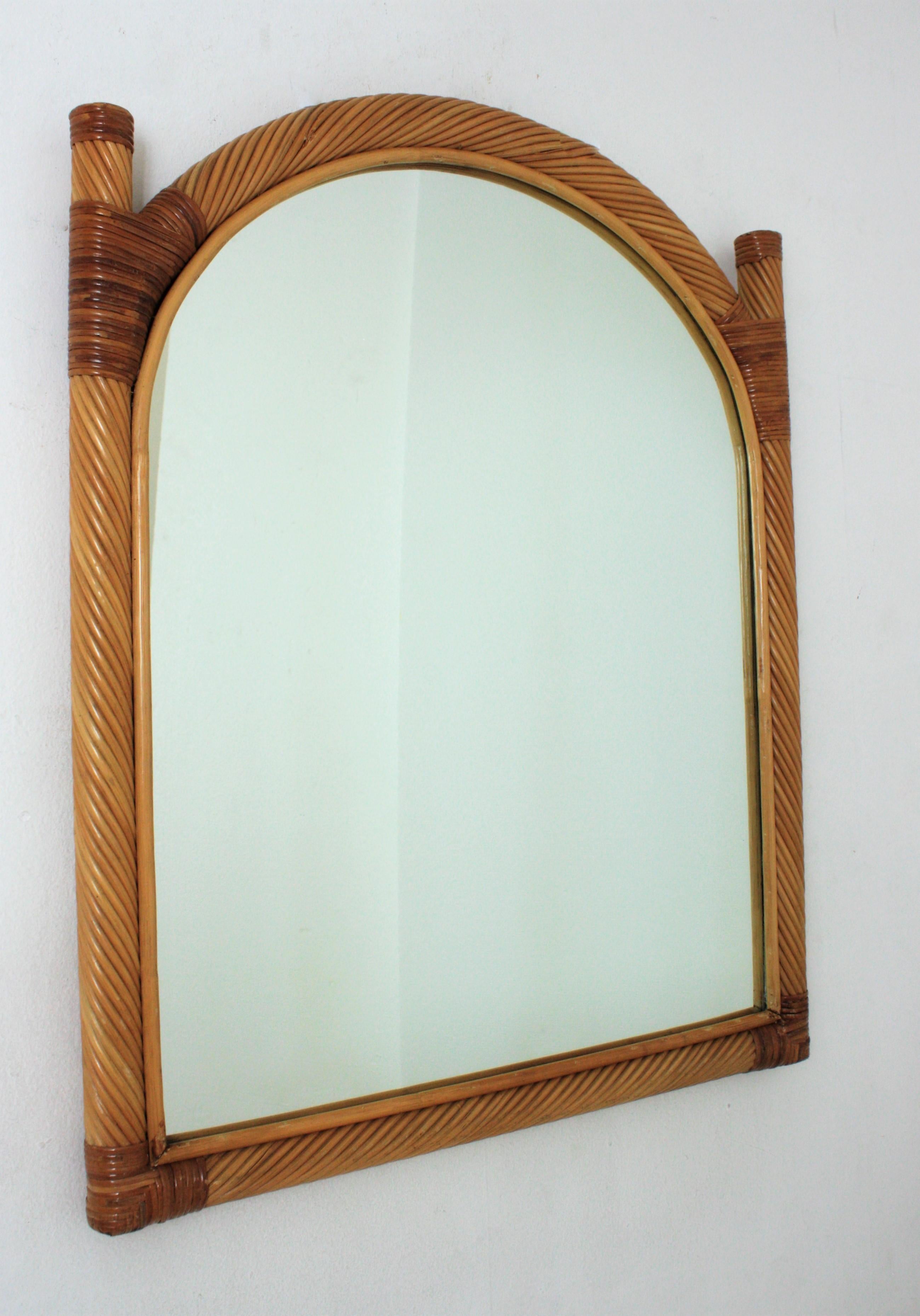 20ième siècle Miroir crayon Vivai del Sud en rotin avec plateau en arc de cercle, deux ajustables en vente