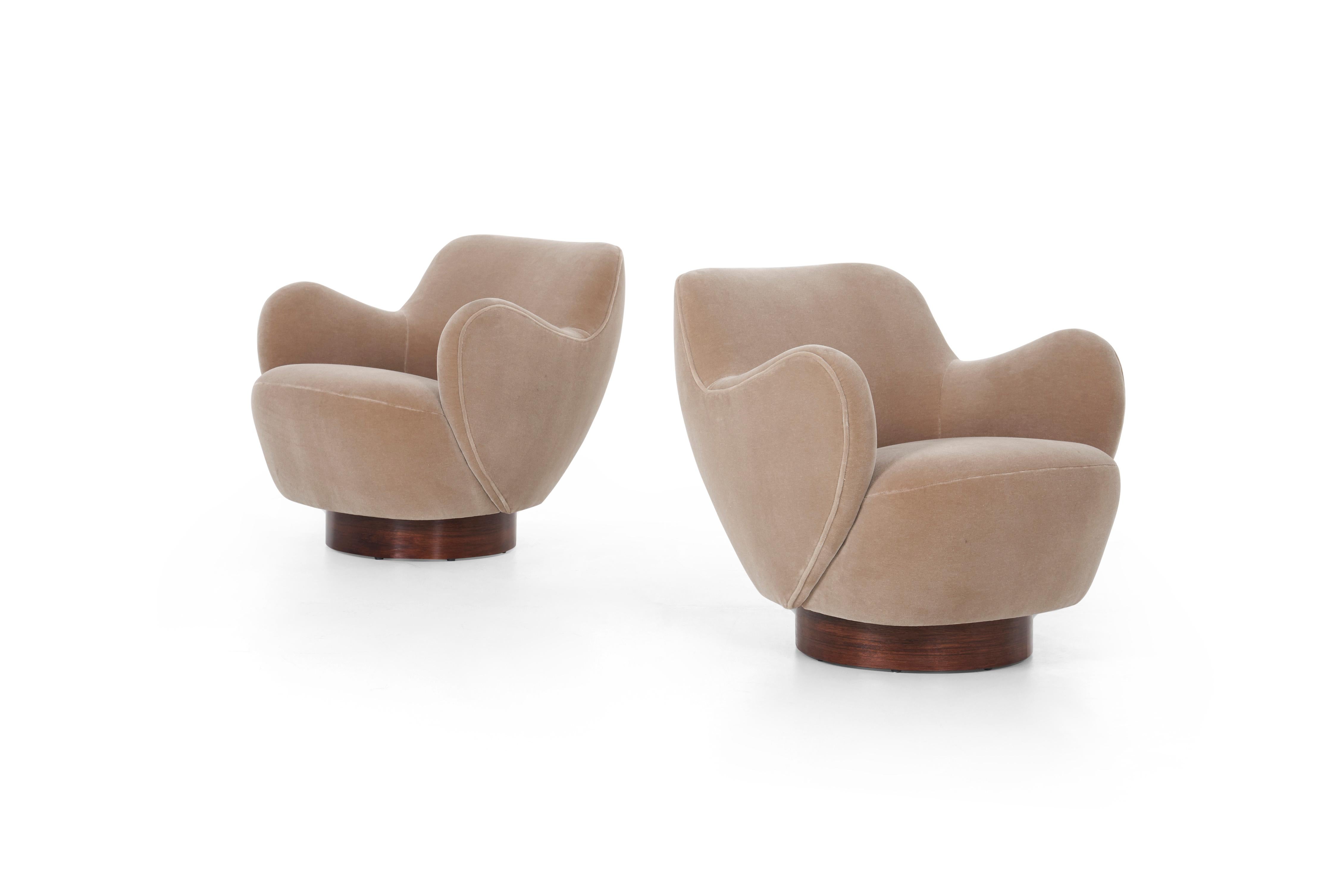 American Pair of Vladamir Kagan Swivel Lounge Chairs