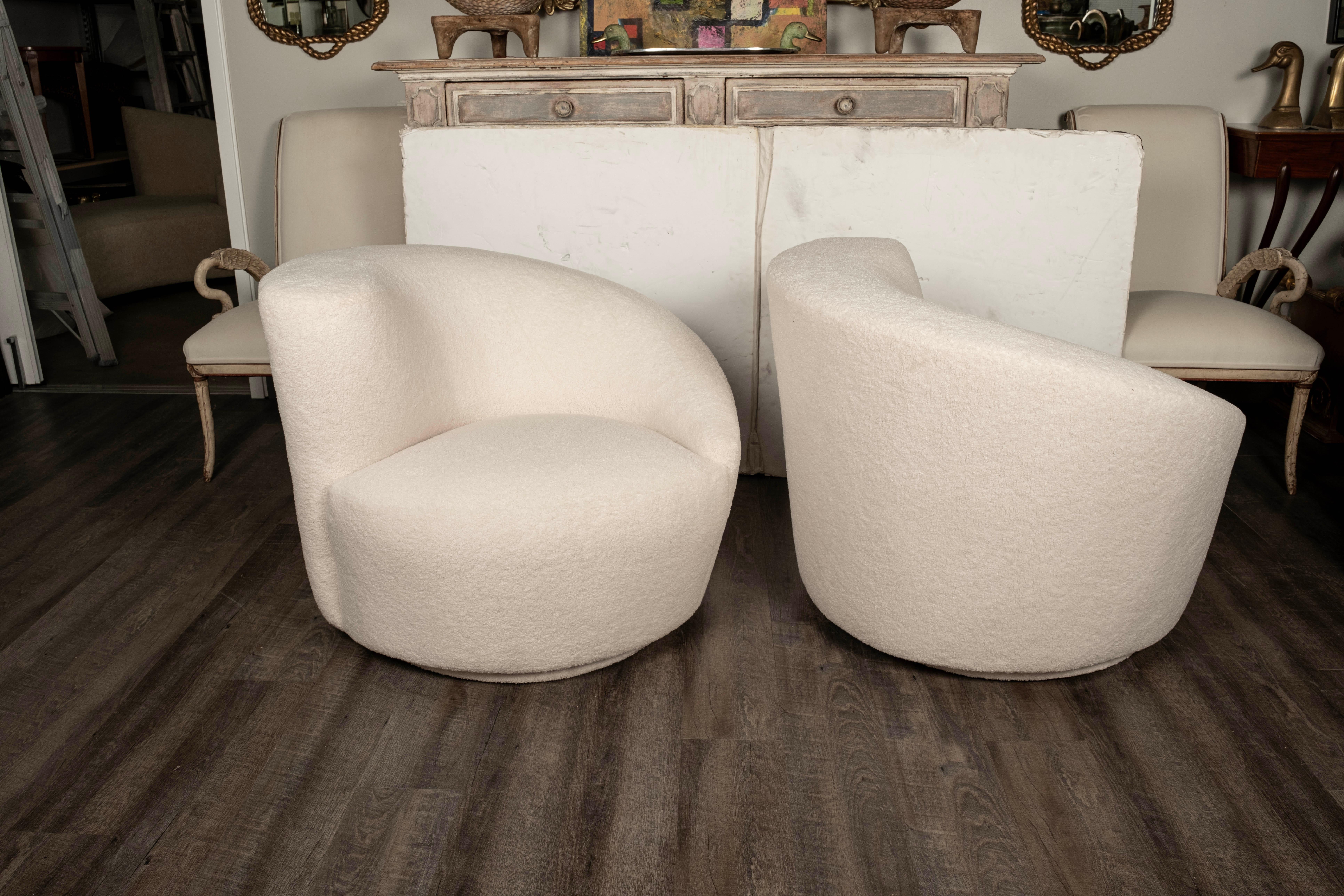 Pair of Vladimir Kagan for Directional Style Nautilus Swivel Chairs For Sale 2