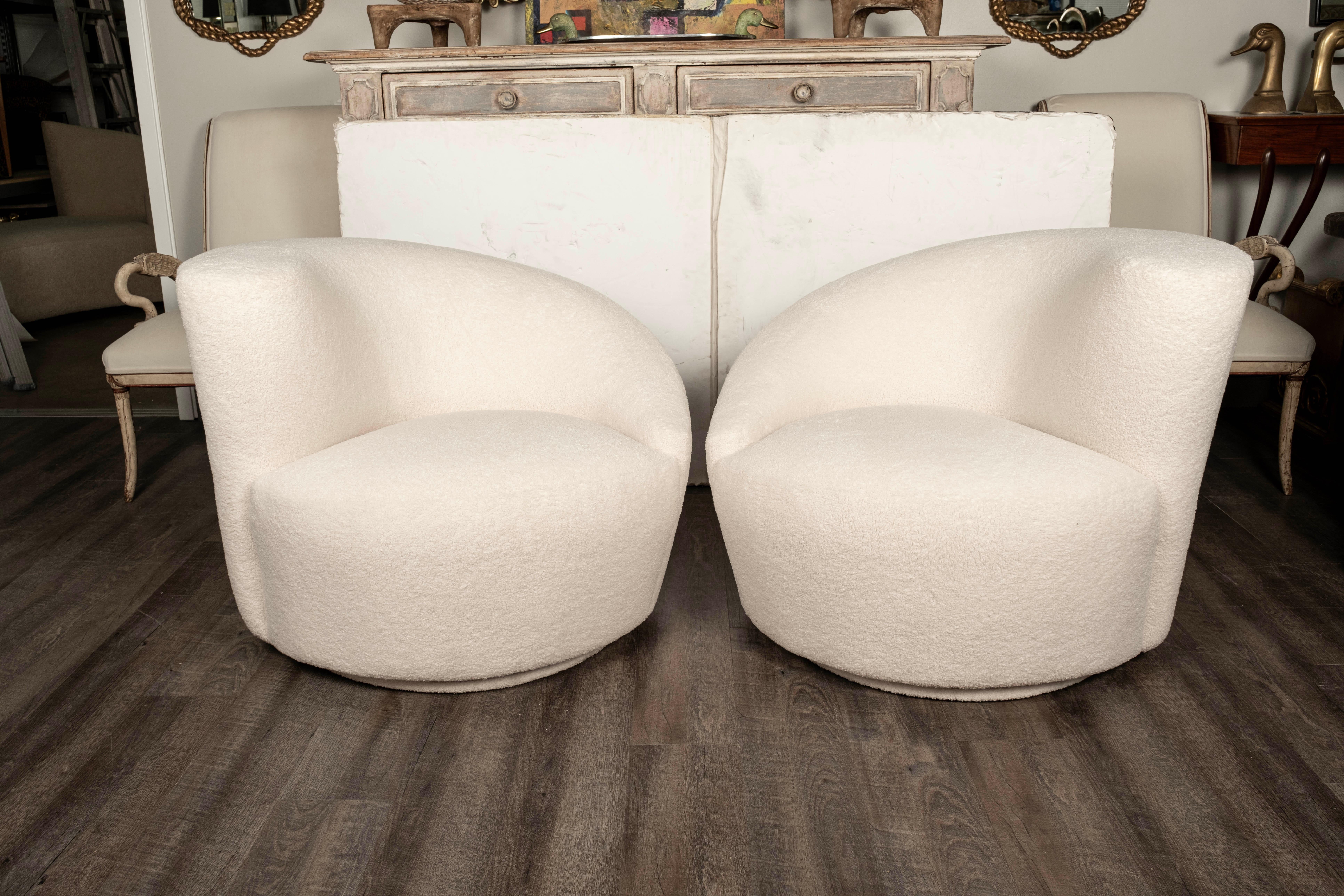 Pair of Vladimir Kagan for Directional Style Nautilus Swivel Chairs For Sale 3