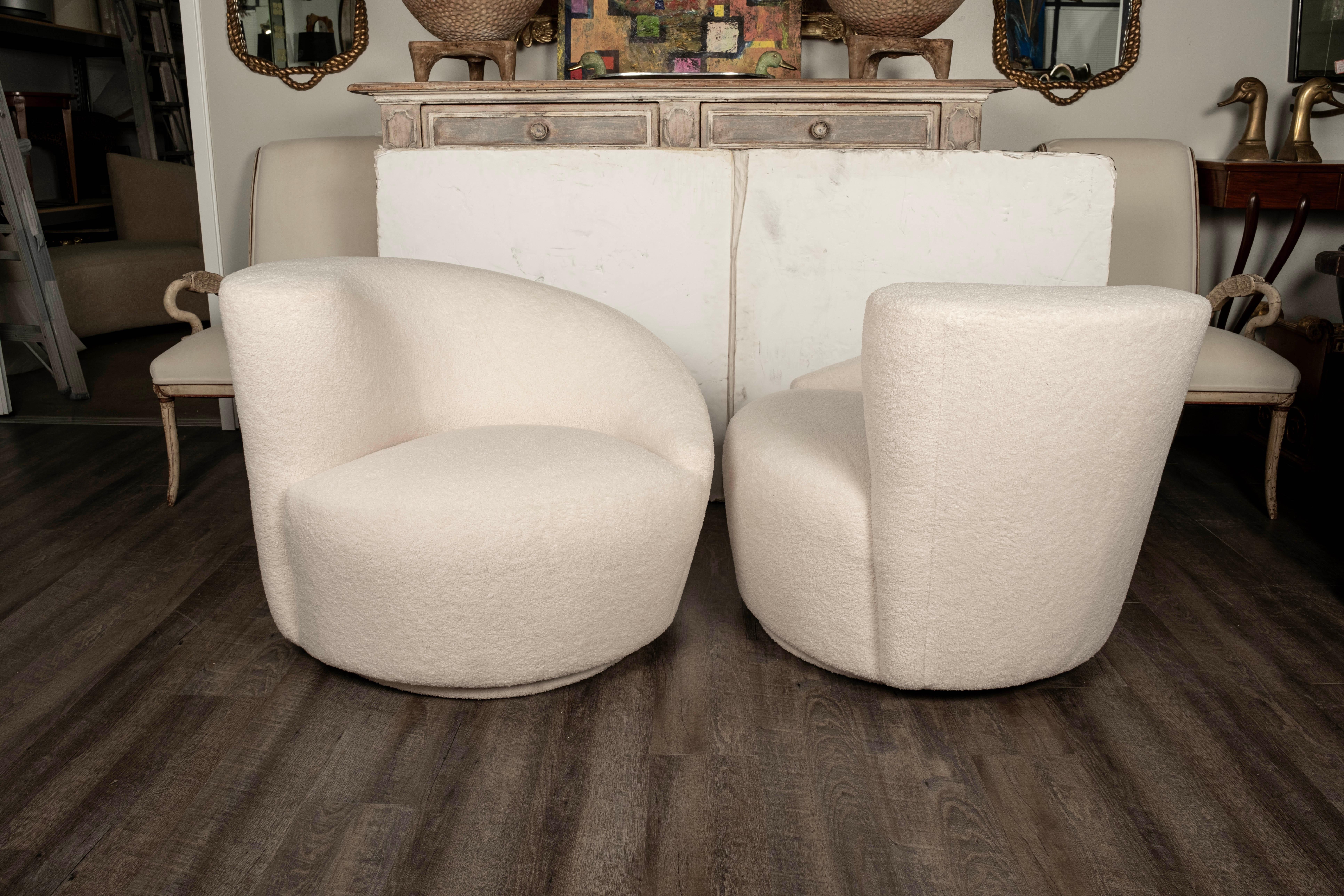 Pair of Vladimir Kagan for Directional Style Nautilus Swivel Chairs For Sale 1