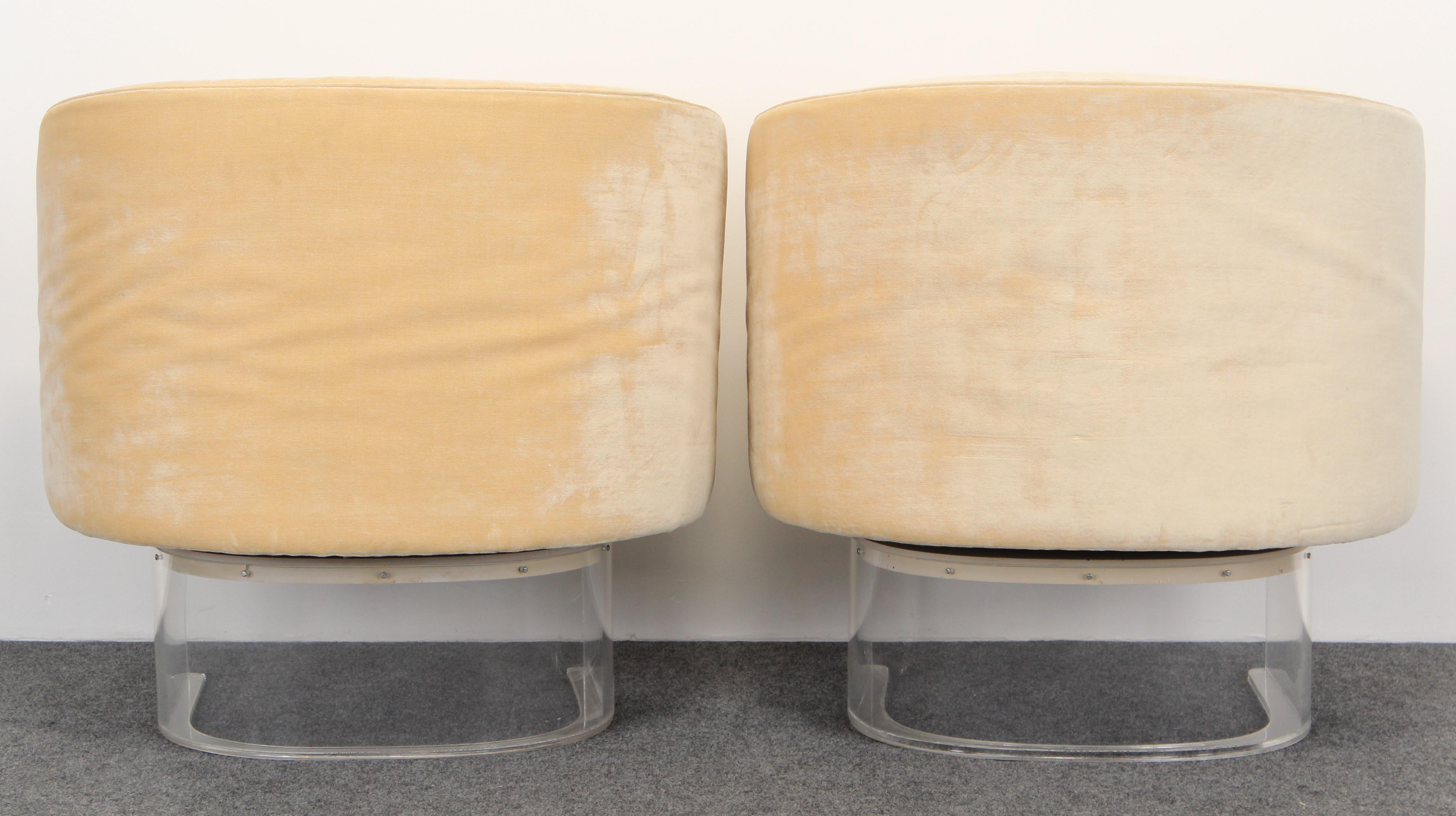 Upholstery Pair of Vladimir Kagan Lucite Swivel Club Chairs, 1970s