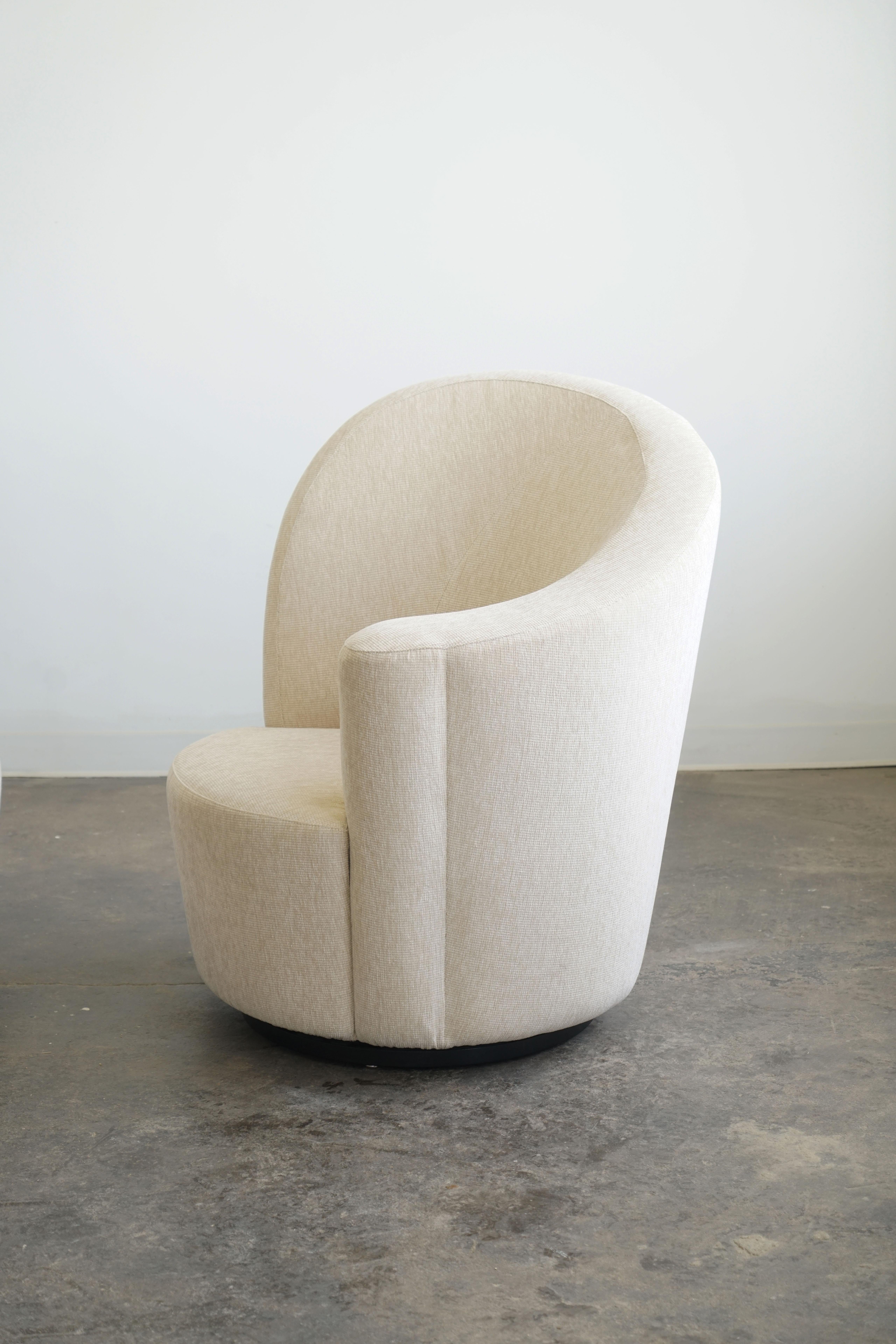 Ein Paar drehbare Sessel im Nautilus-Stil von Vladimir Kagan, Korkenzieher modern im Angebot 6