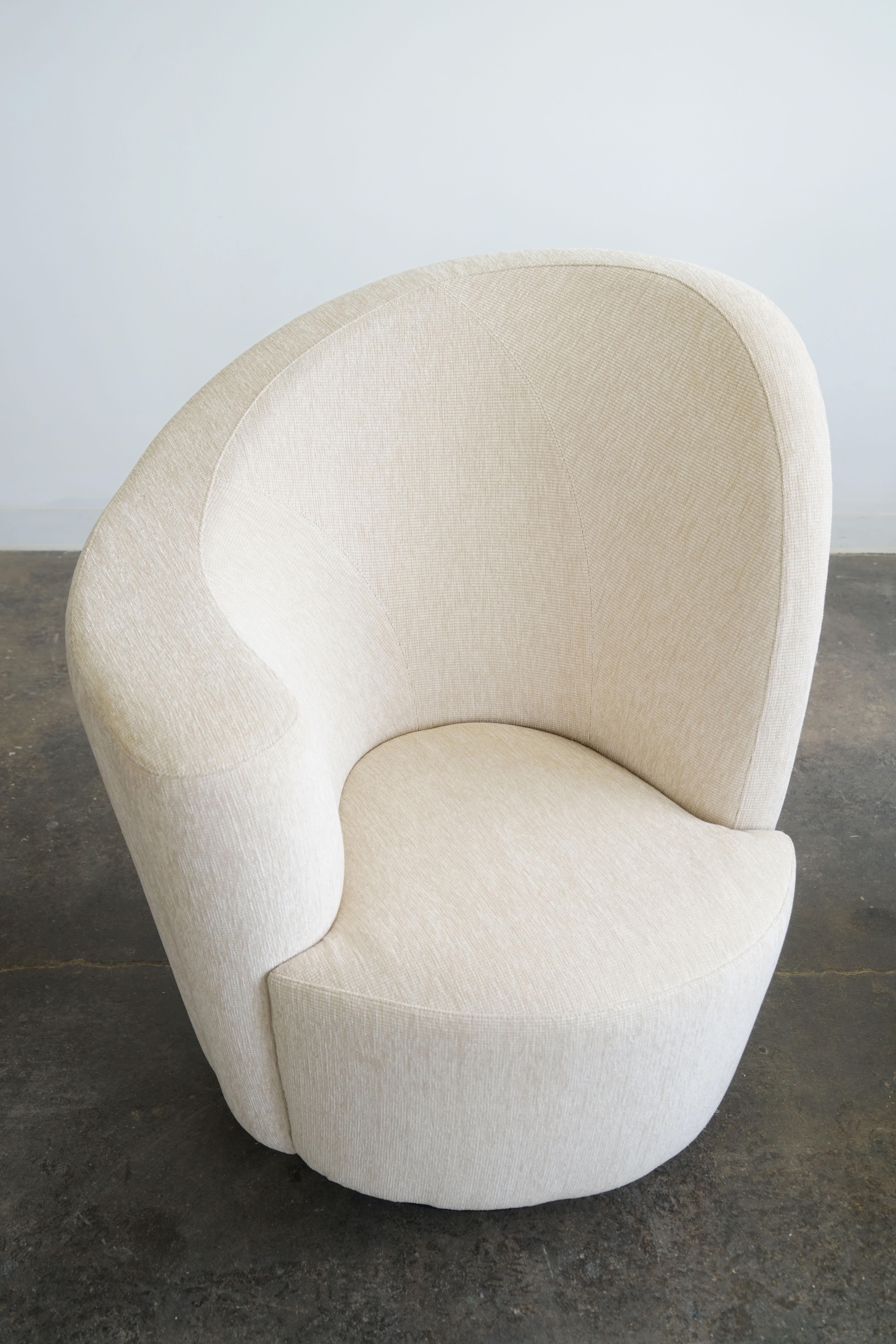 Ein Paar drehbare Sessel im Nautilus-Stil von Vladimir Kagan, Korkenzieher modern (Ende des 20. Jahrhunderts) im Angebot