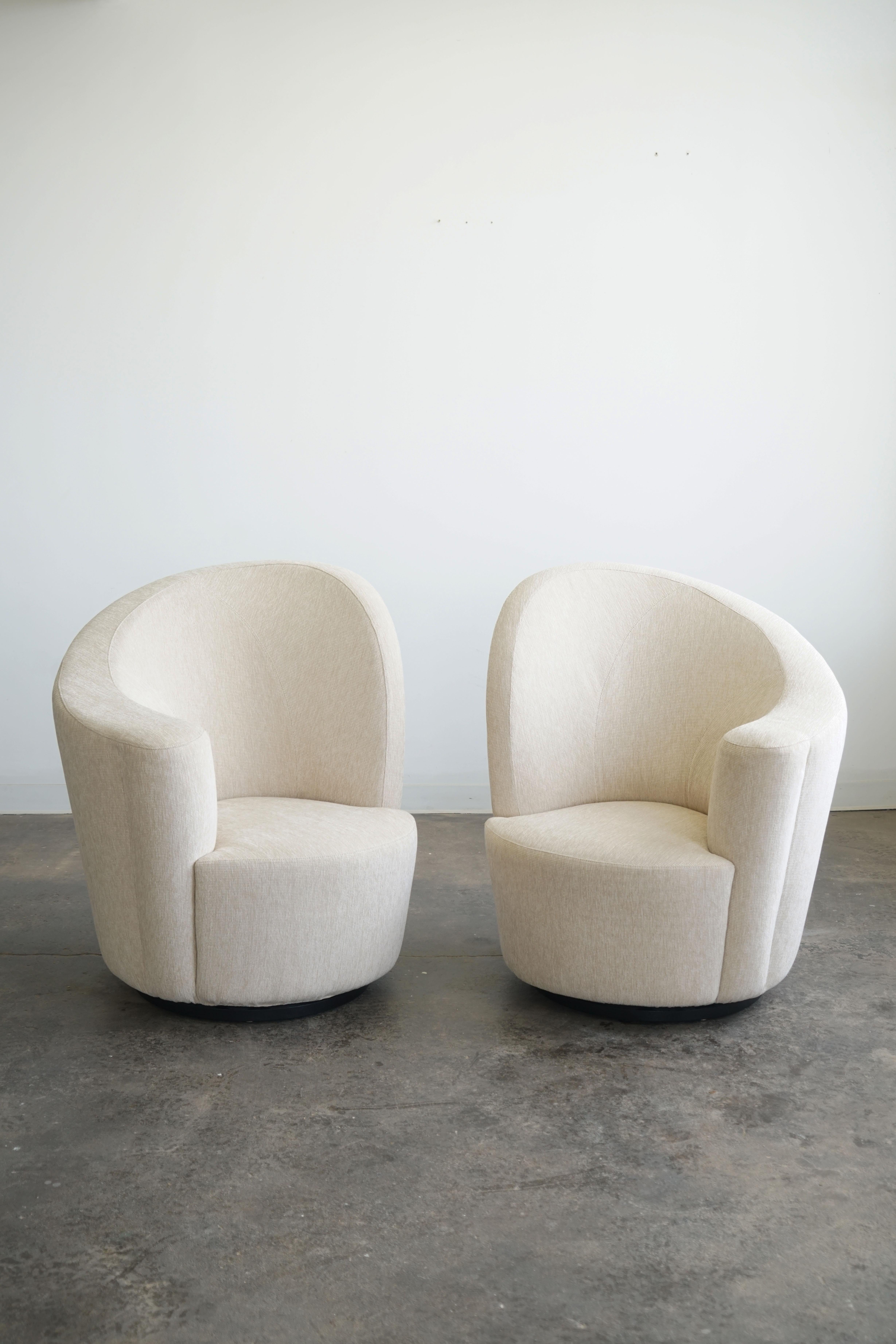 Ein Paar drehbare Sessel im Nautilus-Stil von Vladimir Kagan, Korkenzieher modern im Angebot 2