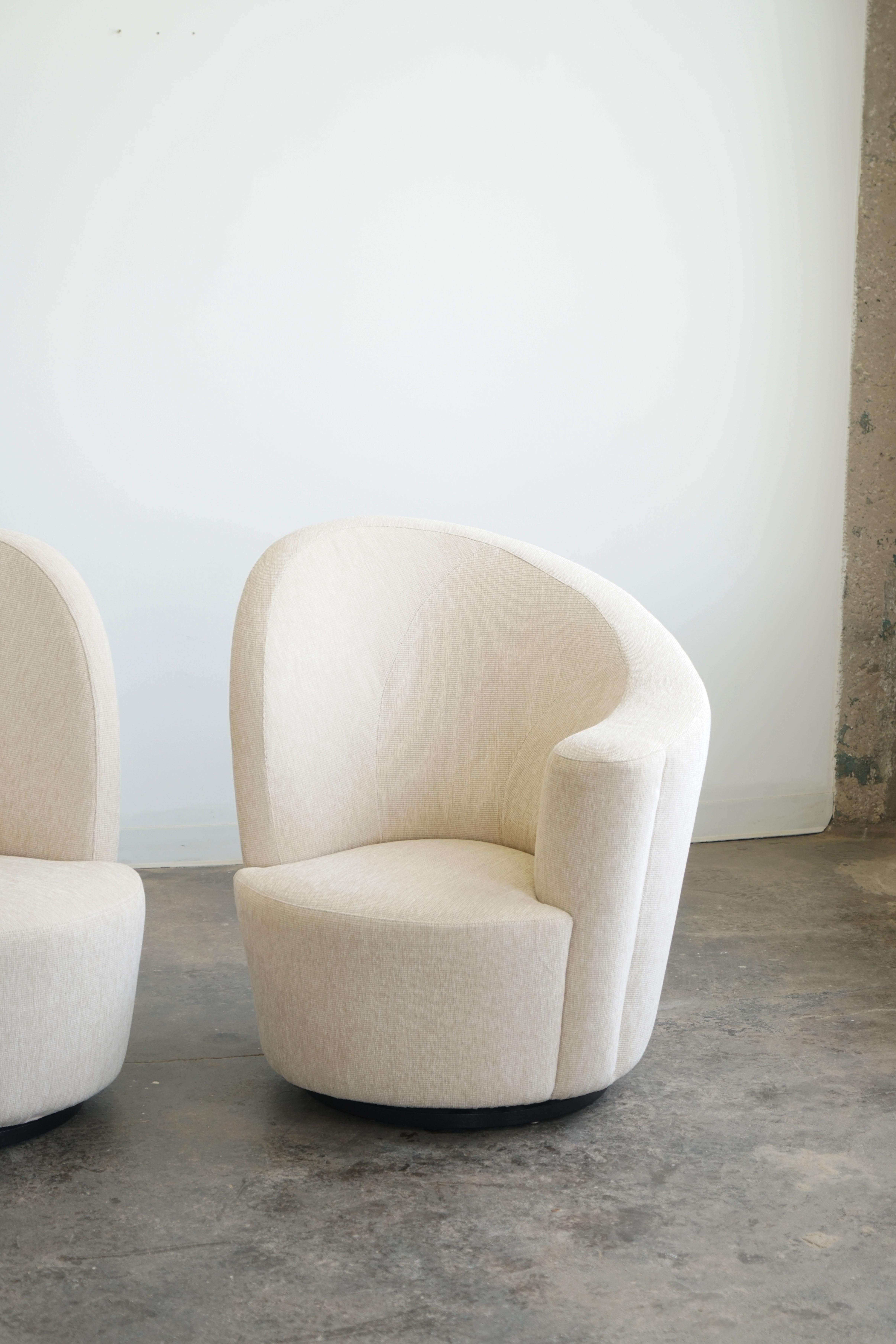 Ein Paar drehbare Sessel im Nautilus-Stil von Vladimir Kagan, Korkenzieher modern im Angebot 3