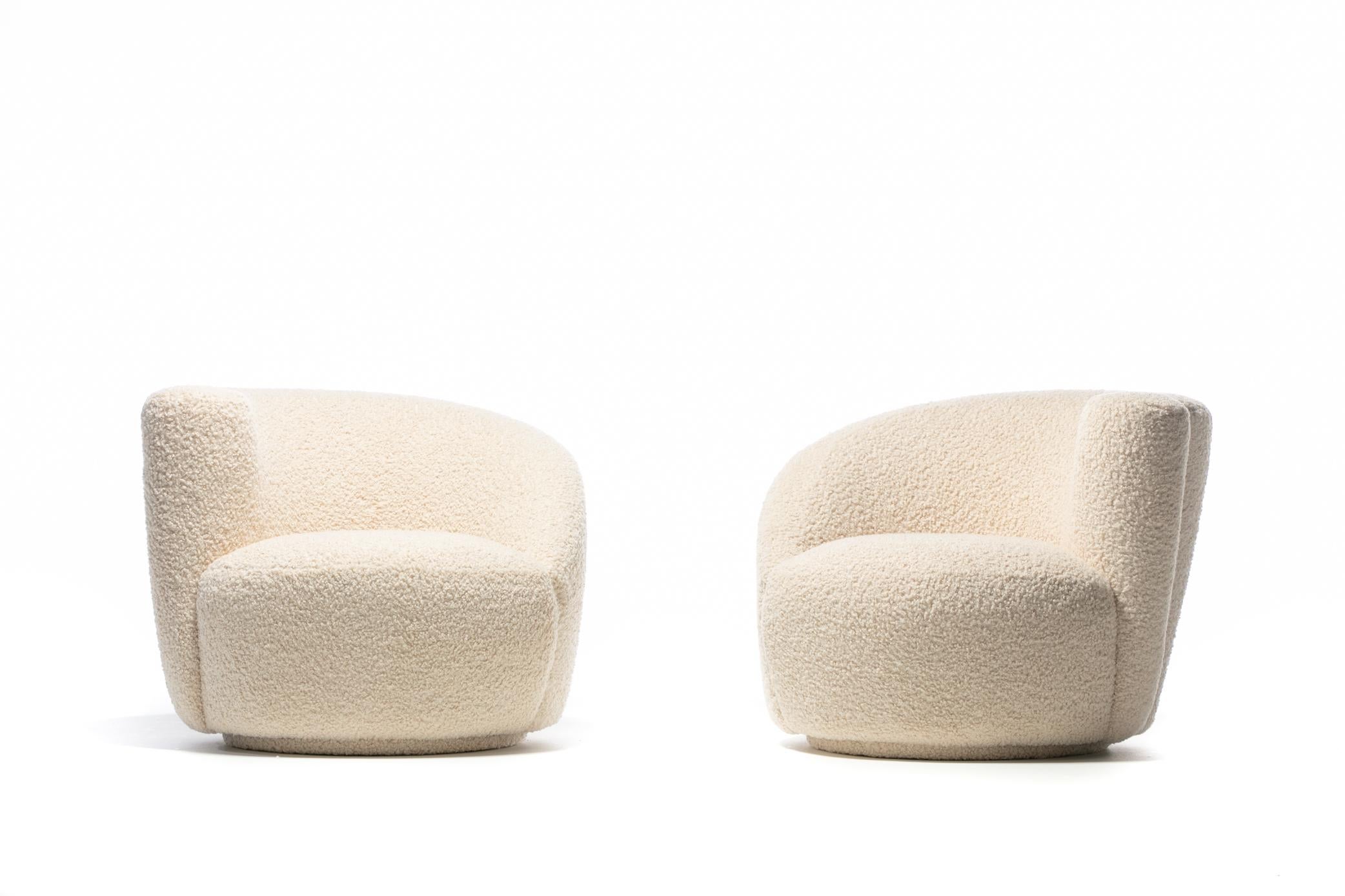 20th Century Pair of Vladimir Kagan Nautilus Swivel Lounge Chairs and Ottoman in Ivory Bouclé For Sale