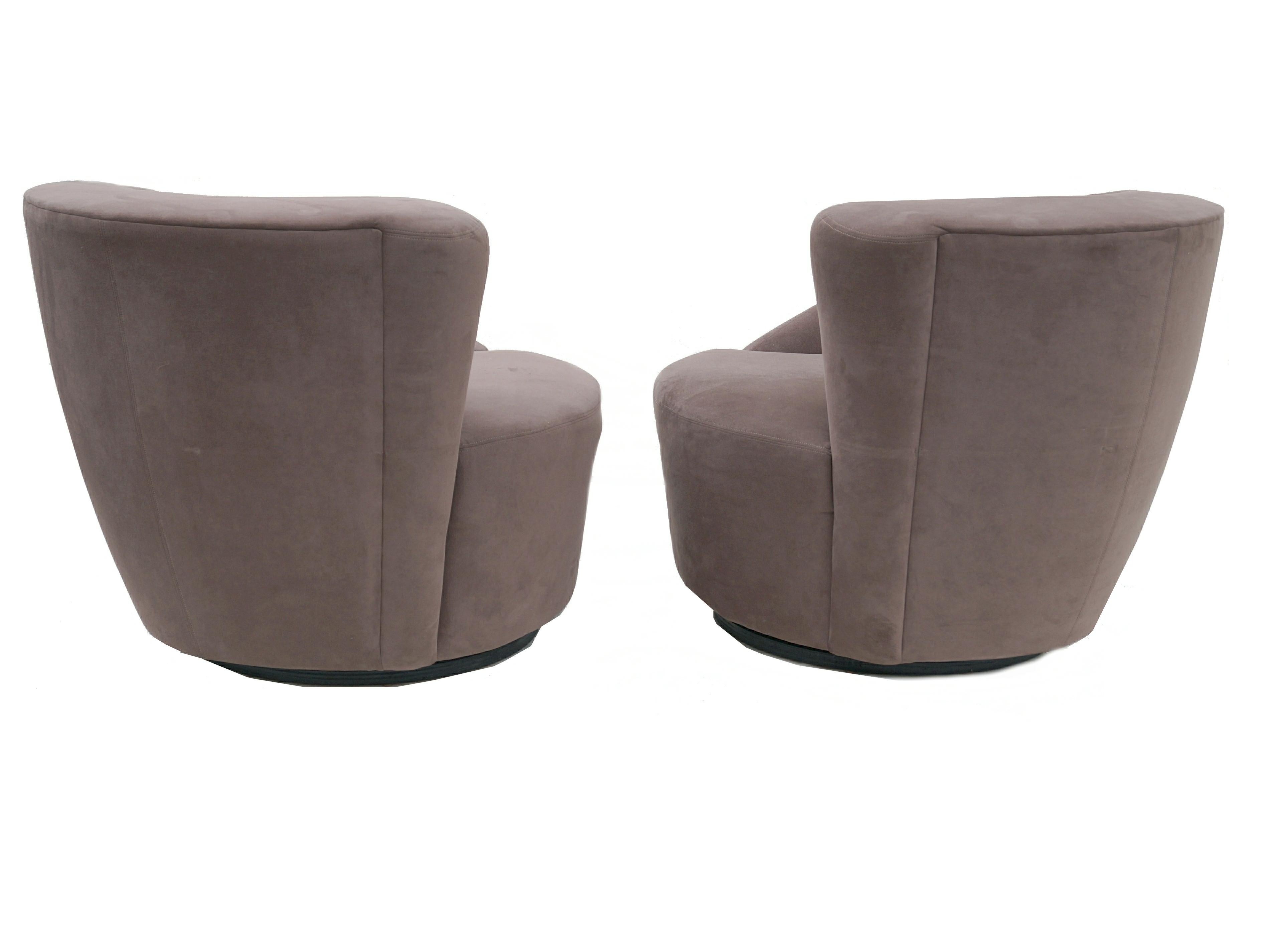 Modern Pair of Vladimir Kagan Nautilus Swivel Lounge Chairs for Directional