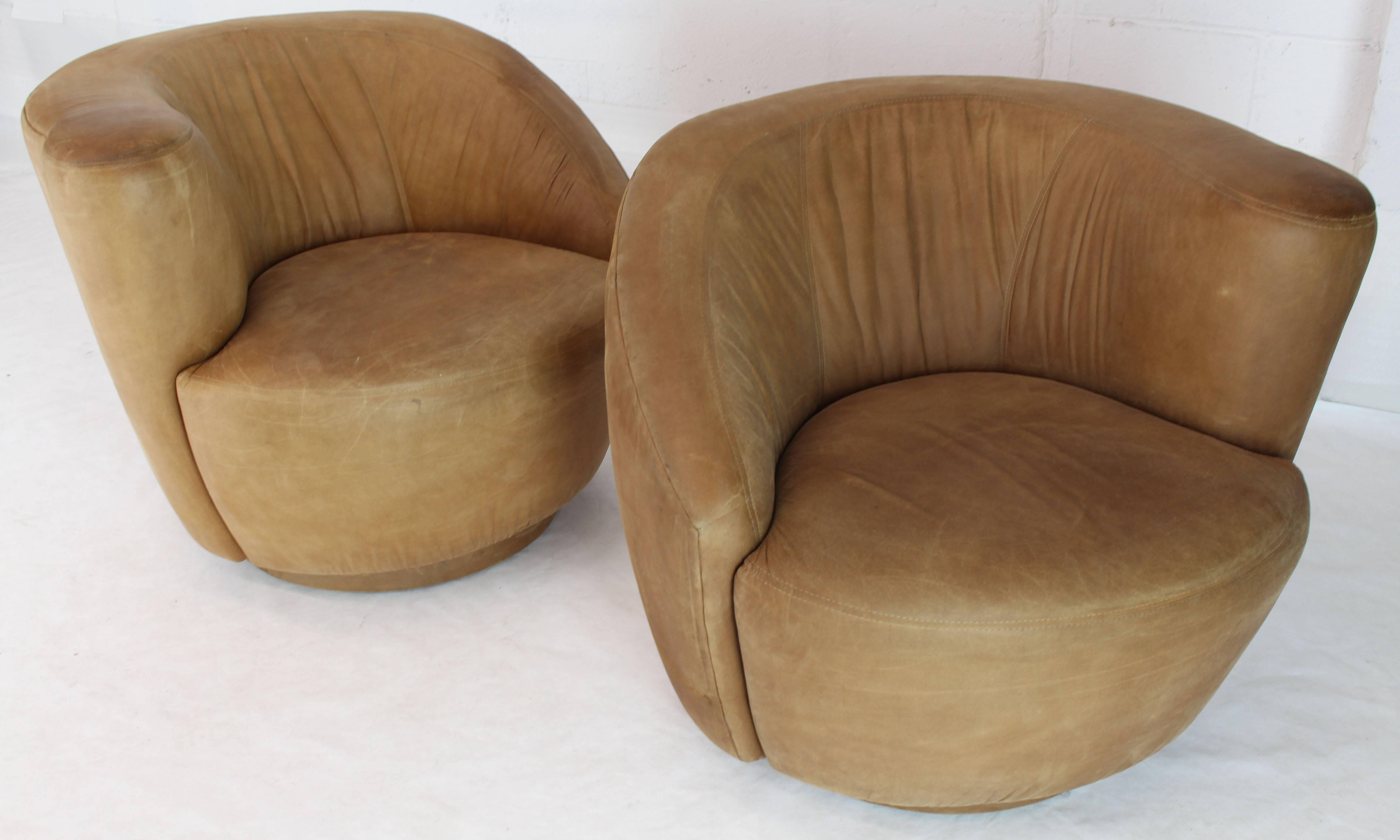 Pair of Vladimir Kagan Nautilus Tan Leather Swivel Lounge Chairs In Good Condition For Sale In Rockaway, NJ