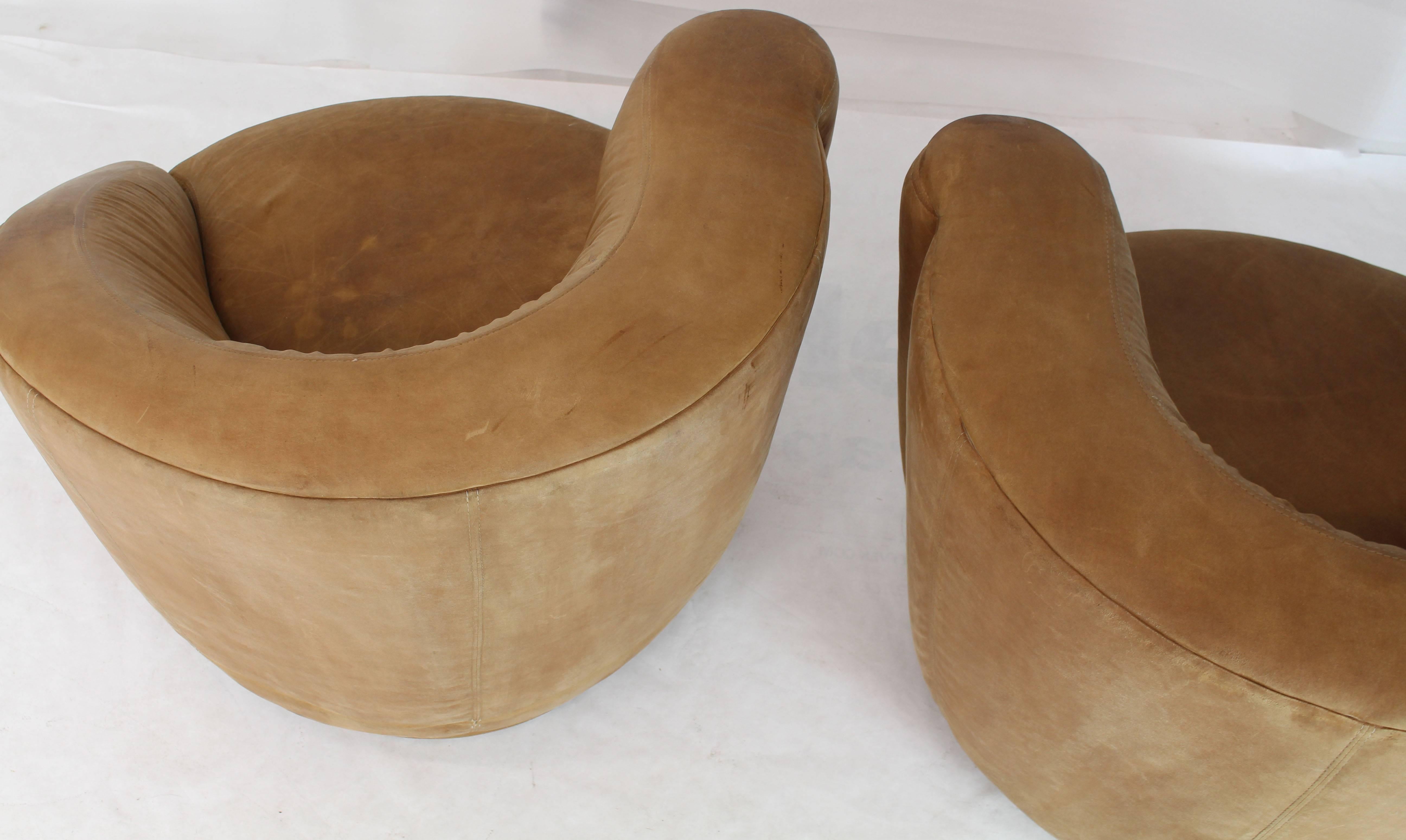 20th Century Pair of Vladimir Kagan Nautilus Tan Leather Swivel Lounge Chairs For Sale