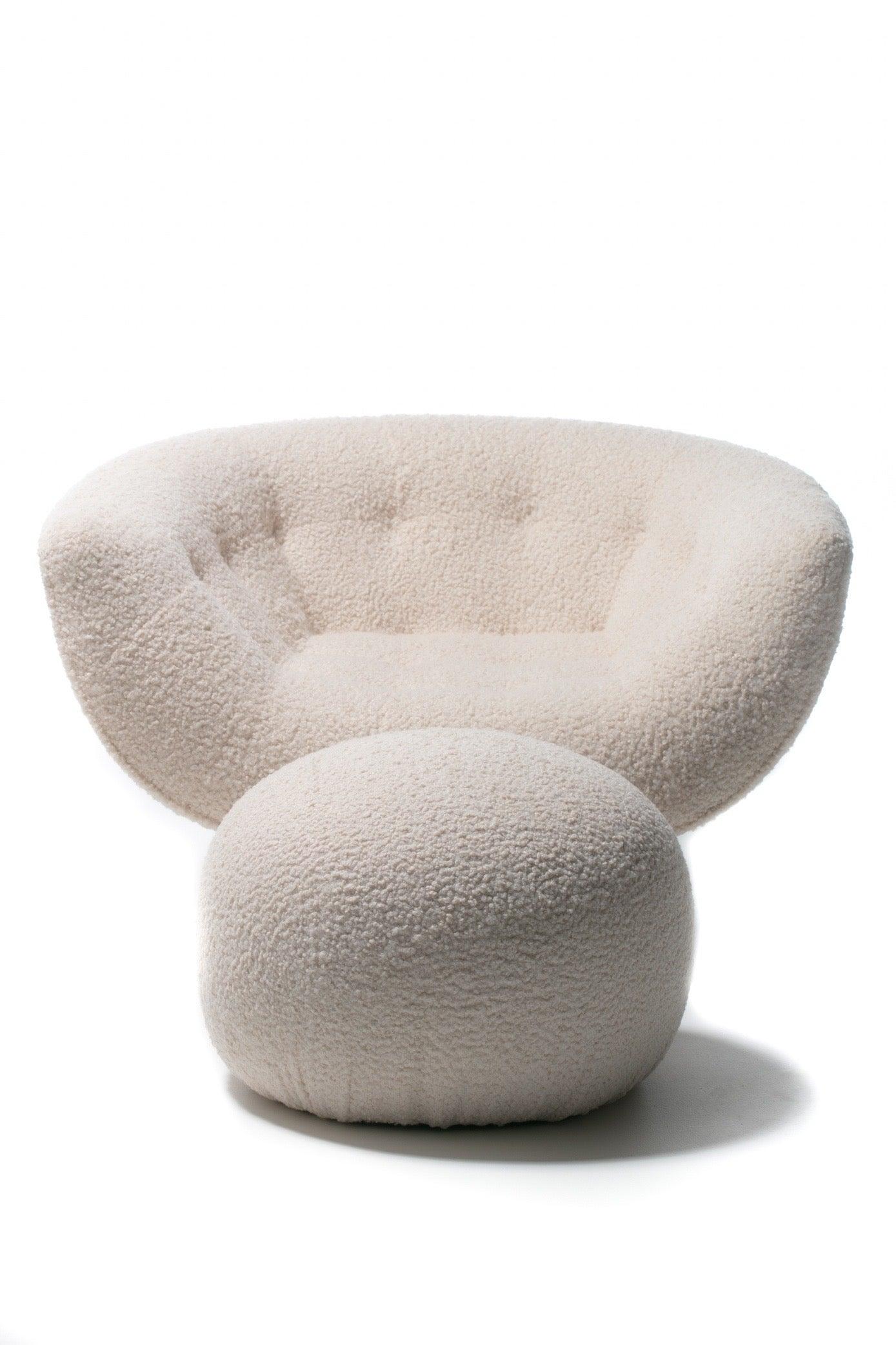 Late 20th Century Pair of Directional Poufs Ottomans in Ivory White Bouclé