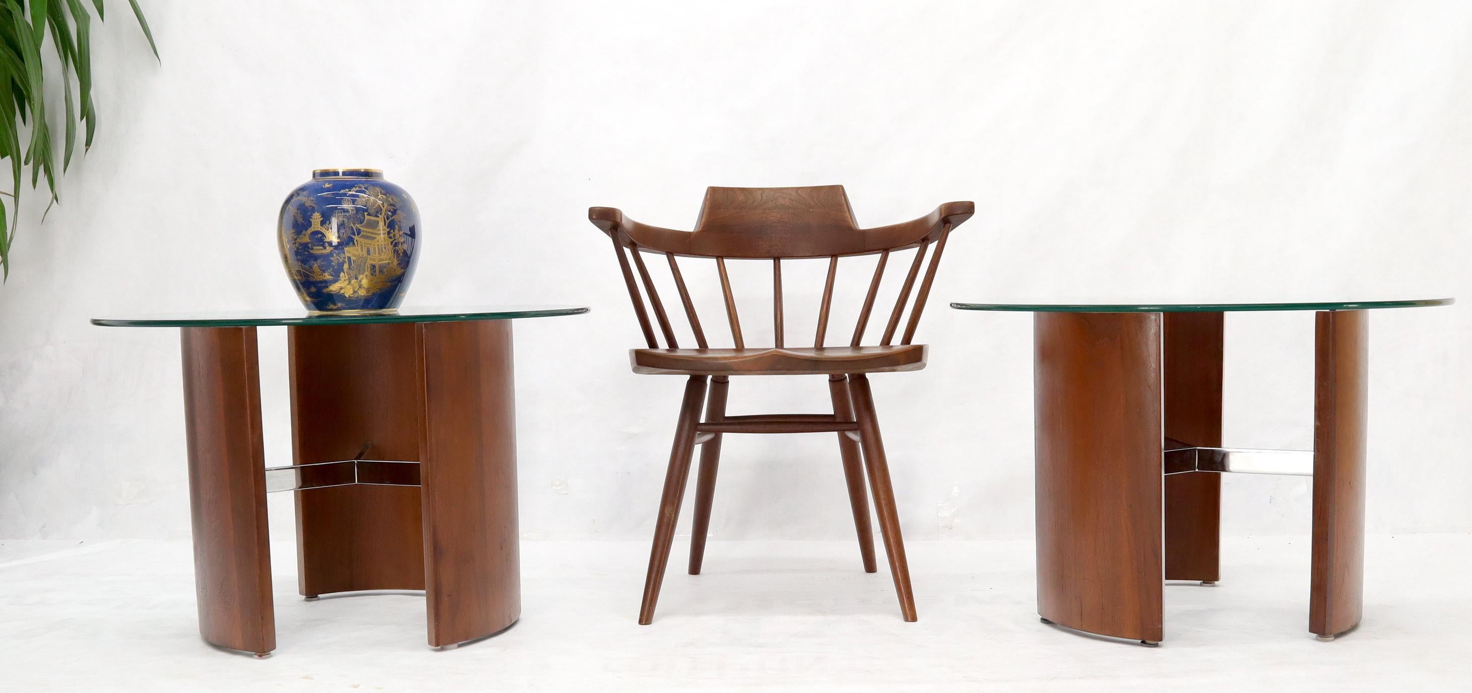 Mid-Century Modern Pair of Vladimir Kagan Radius Round End Side Tables For Sale