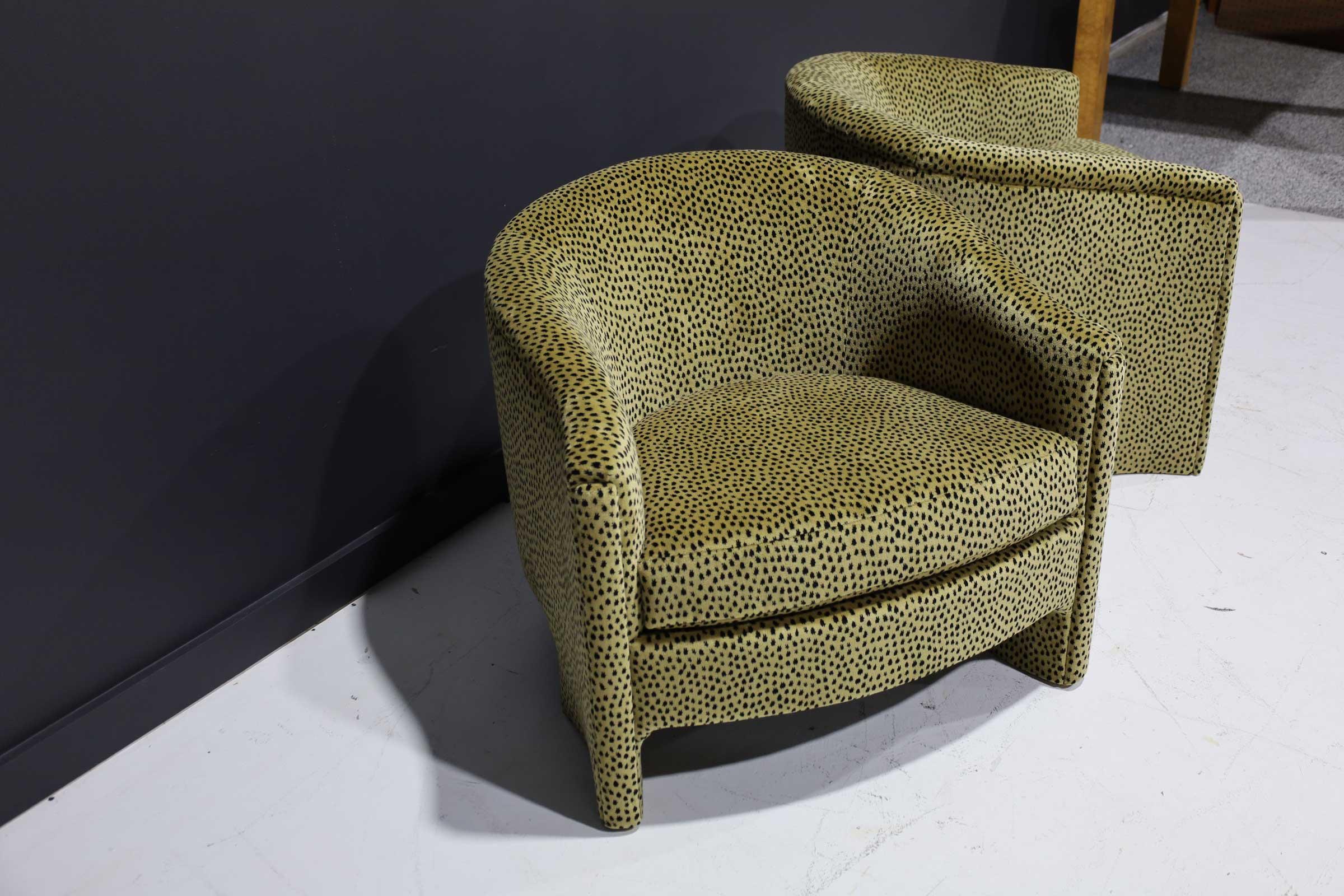 Mid-Century Modern Paire de chaises tubulaires modernes du milieu du siècle dernier en velours imprimé guépard en vente