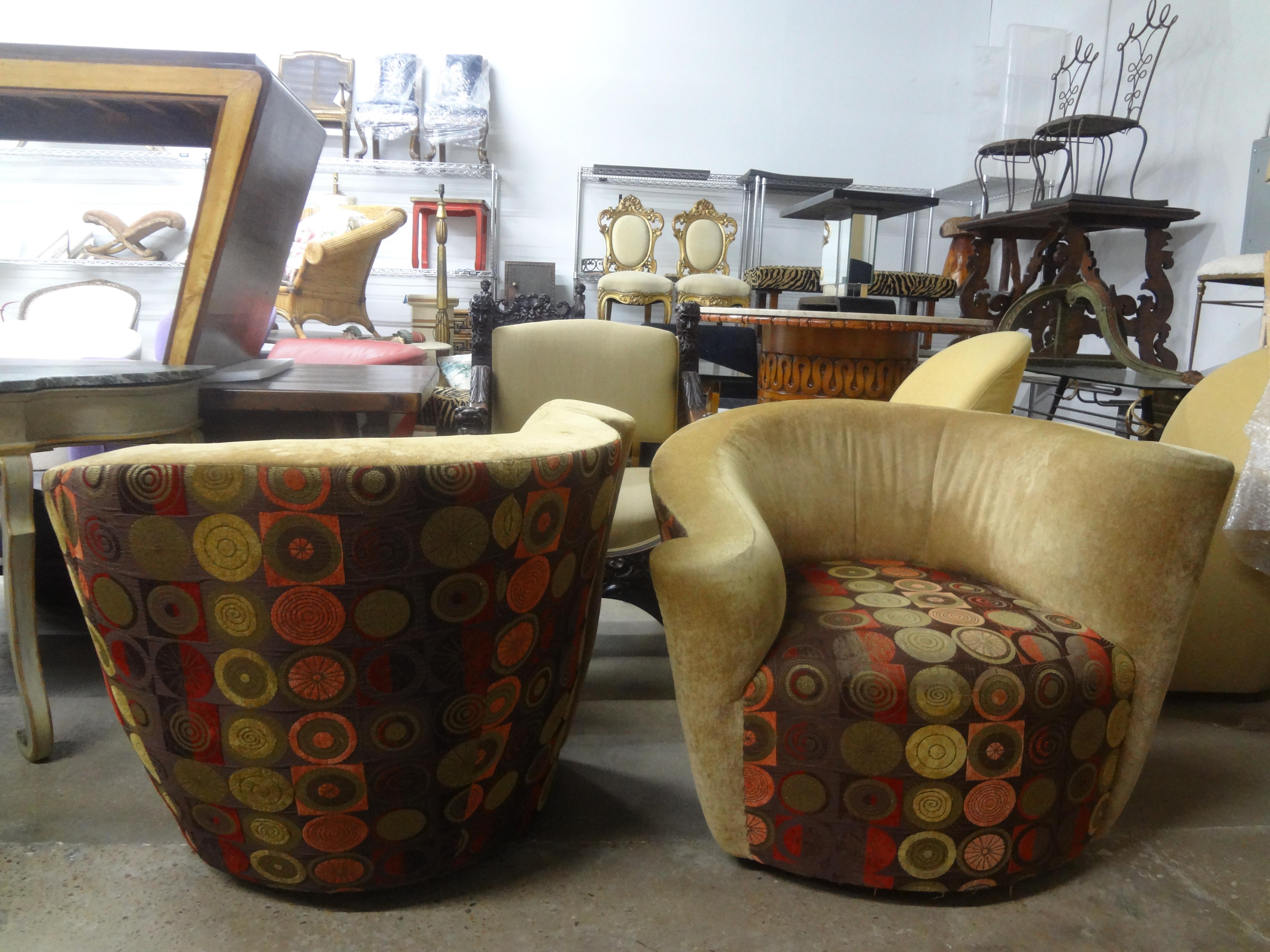 Pair Of Vladimir Kagan Swivel Chairs In Good Condition For Sale In Houston, TX