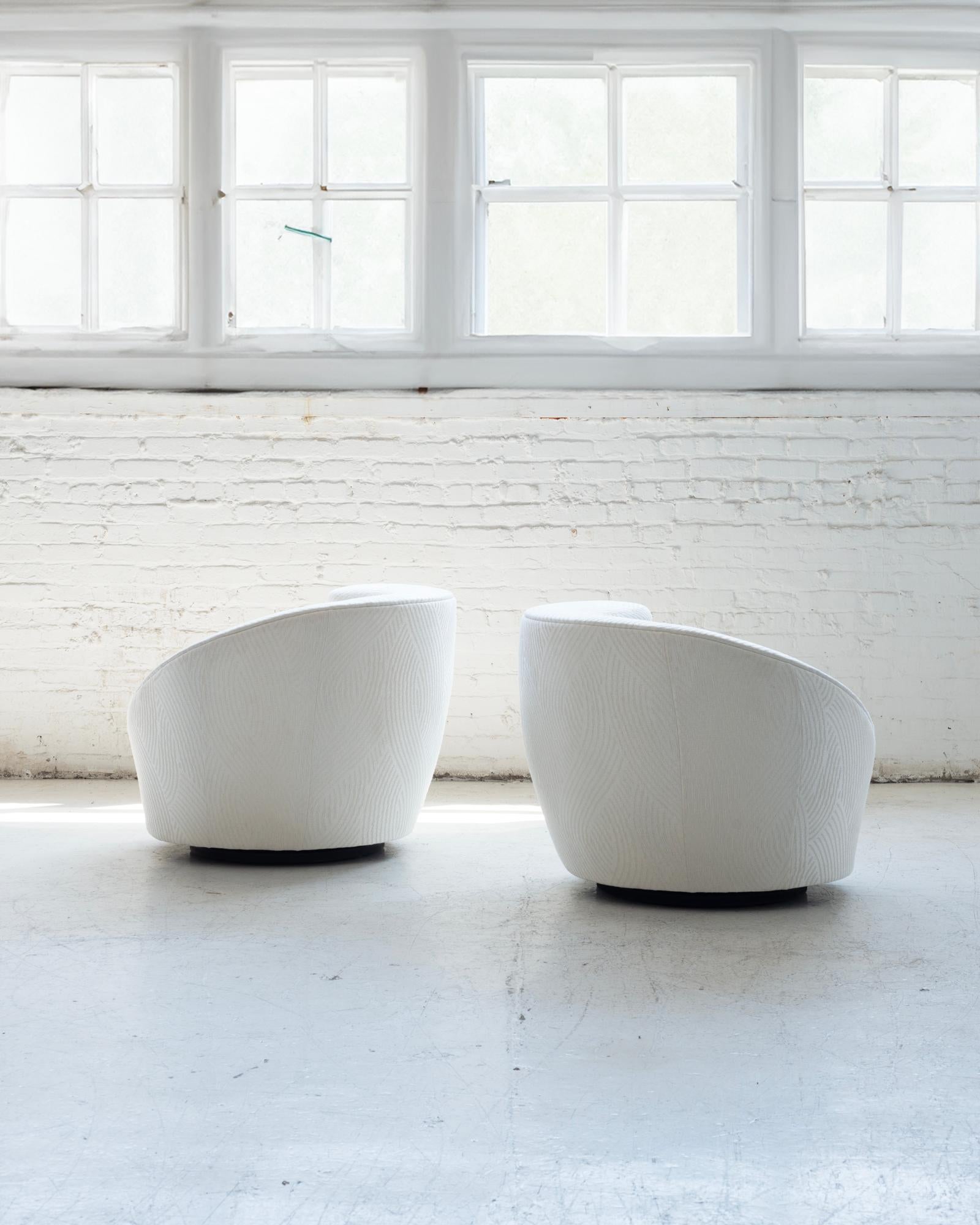 Pair of Vladimir Kagan Swivel Lounge Chairs In Good Condition In Chicago, IL