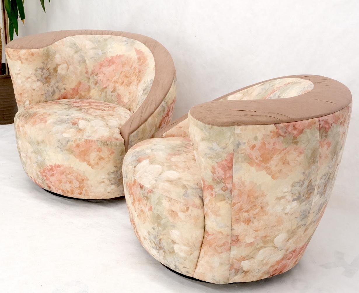 Zwei moderne, zweifarbige Vladimir Kagan Nautilus Lounge Sessel aus der Jahrhundertmitte.