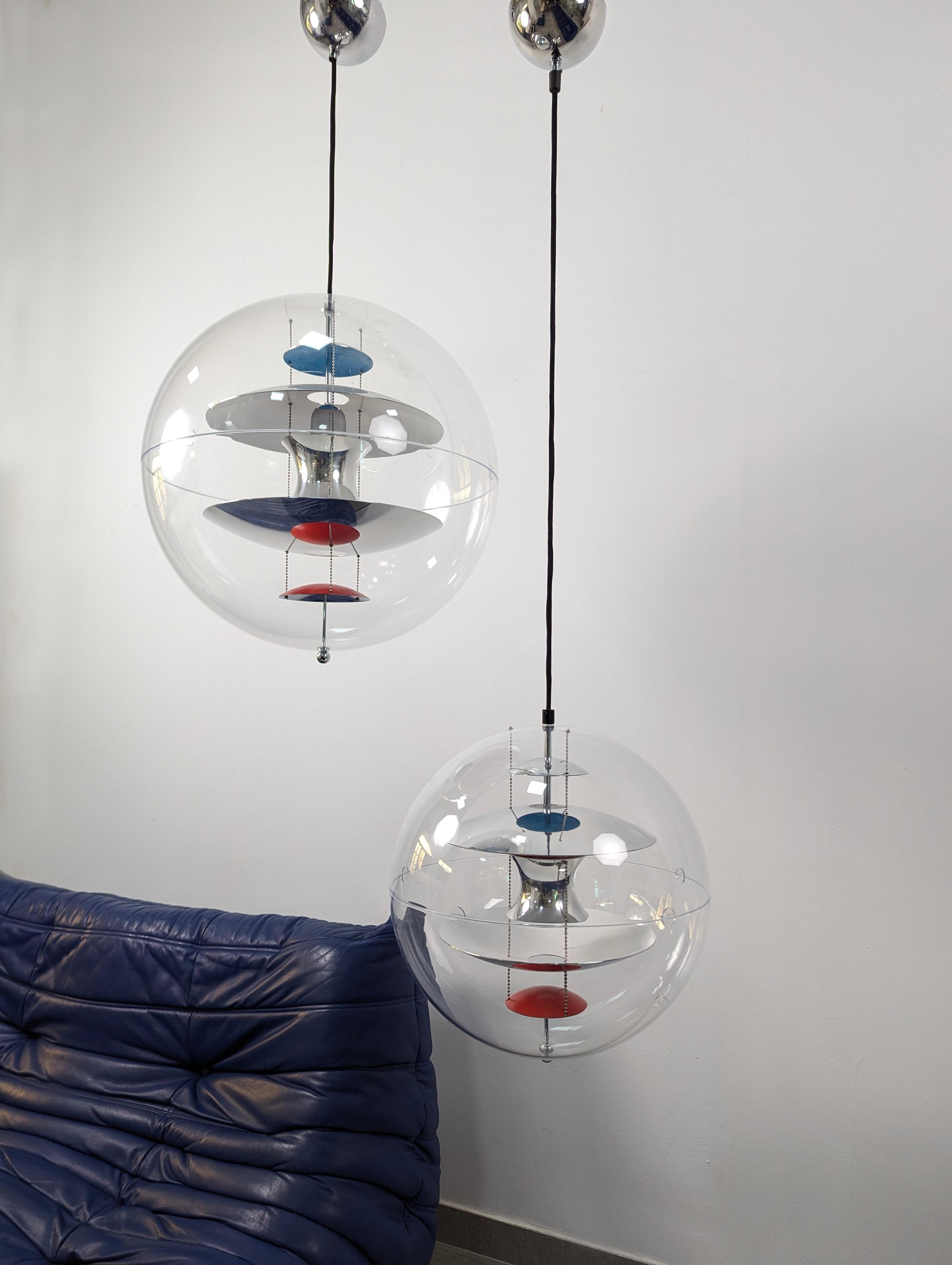 Danois Paire de lampes Globe de Verner Panton en vente