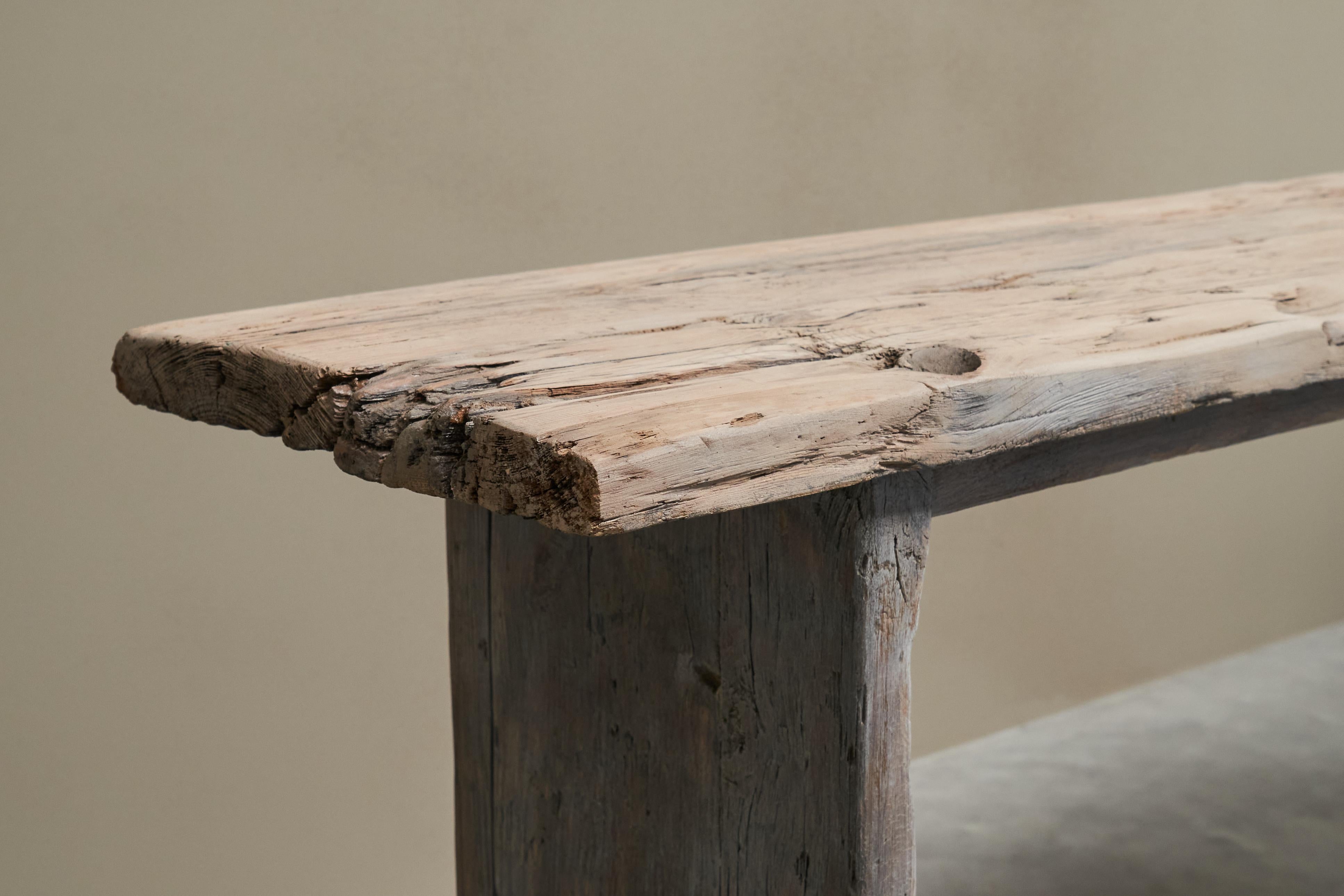 Coppia di tavolini da salotto in stile Wabi Sabi in Wood antico recuperato in vendita 2