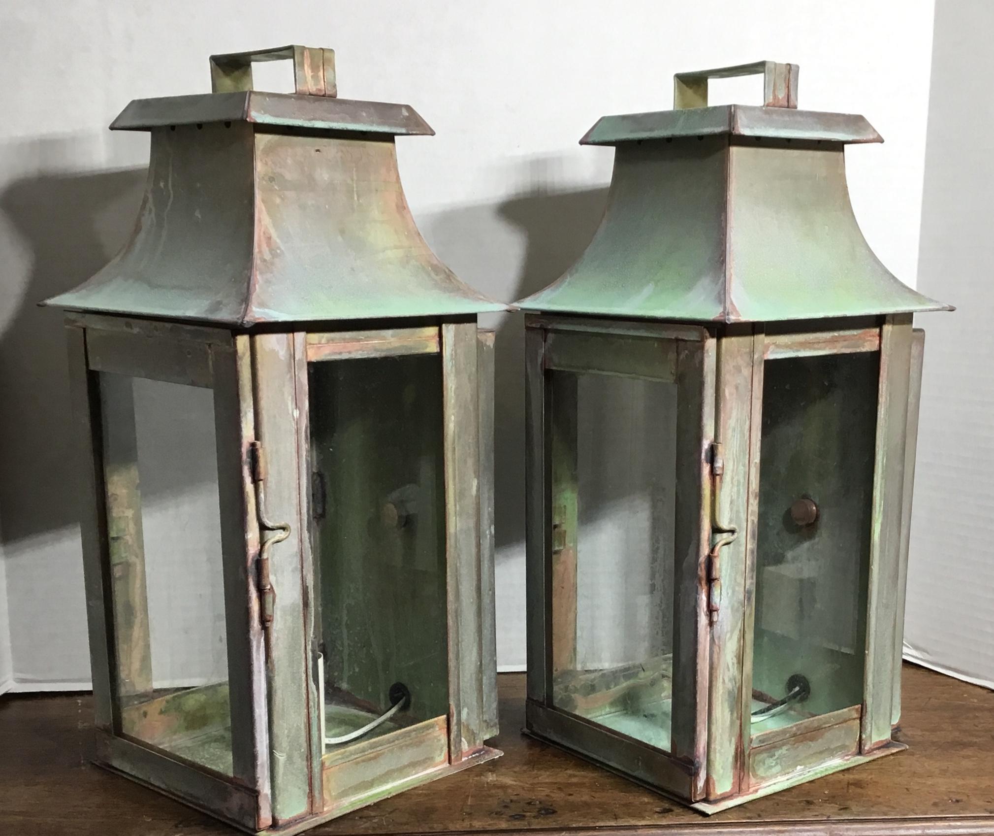 Pair of Wall Hanging Brass Lanterns In Excellent Condition In Delray Beach, FL