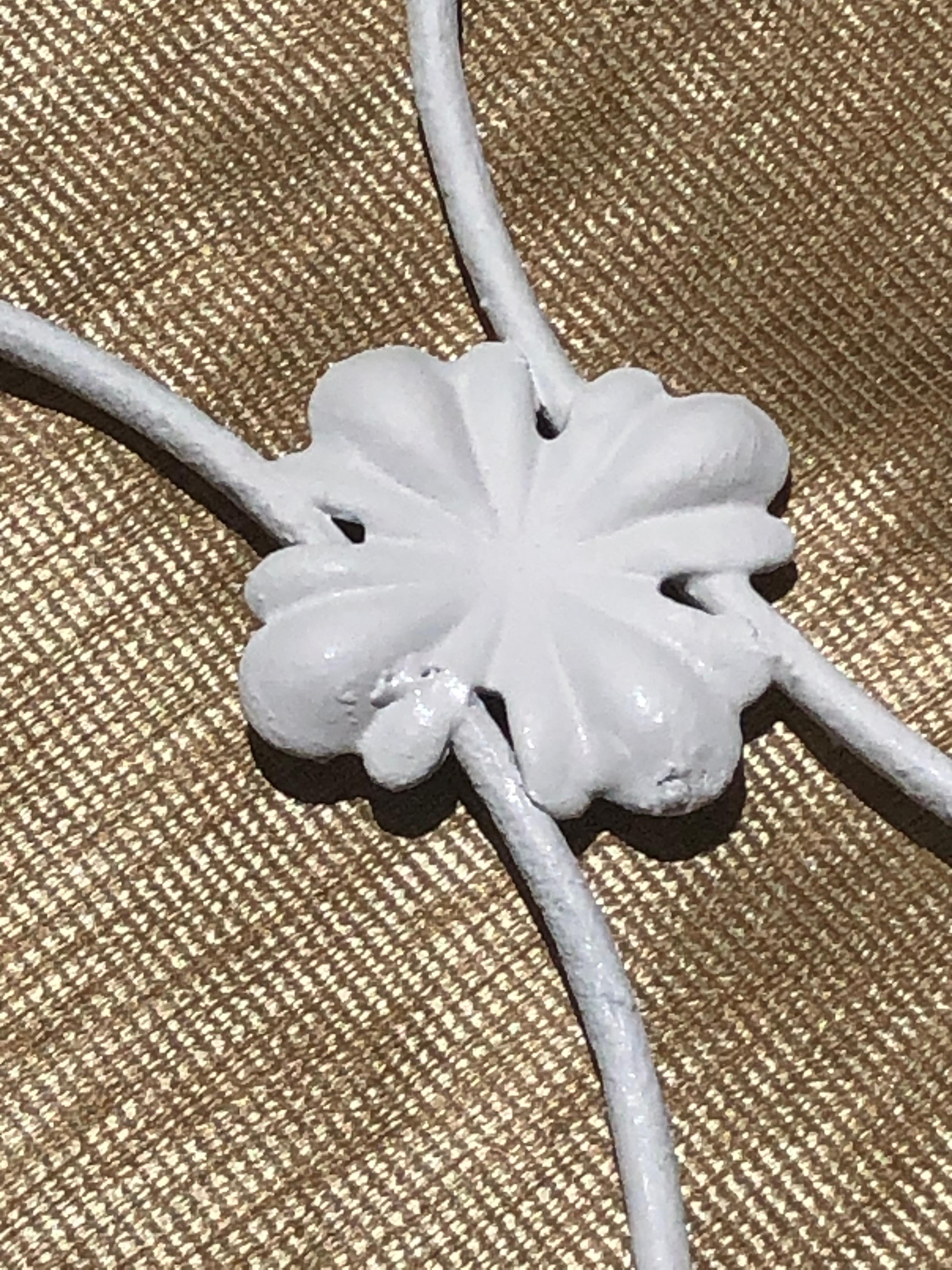 Par de paneles de hierro blanco para colgar en la pared en venta 7