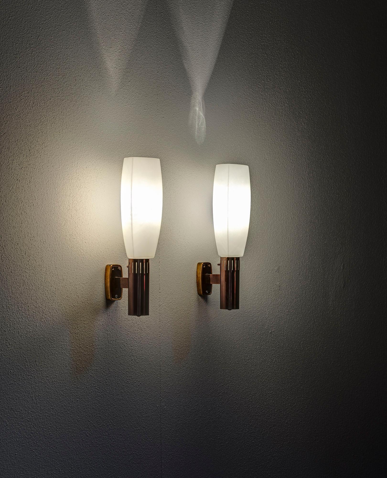 Mid-Century Modern Pair of Wall Lamp by Stilnovo
