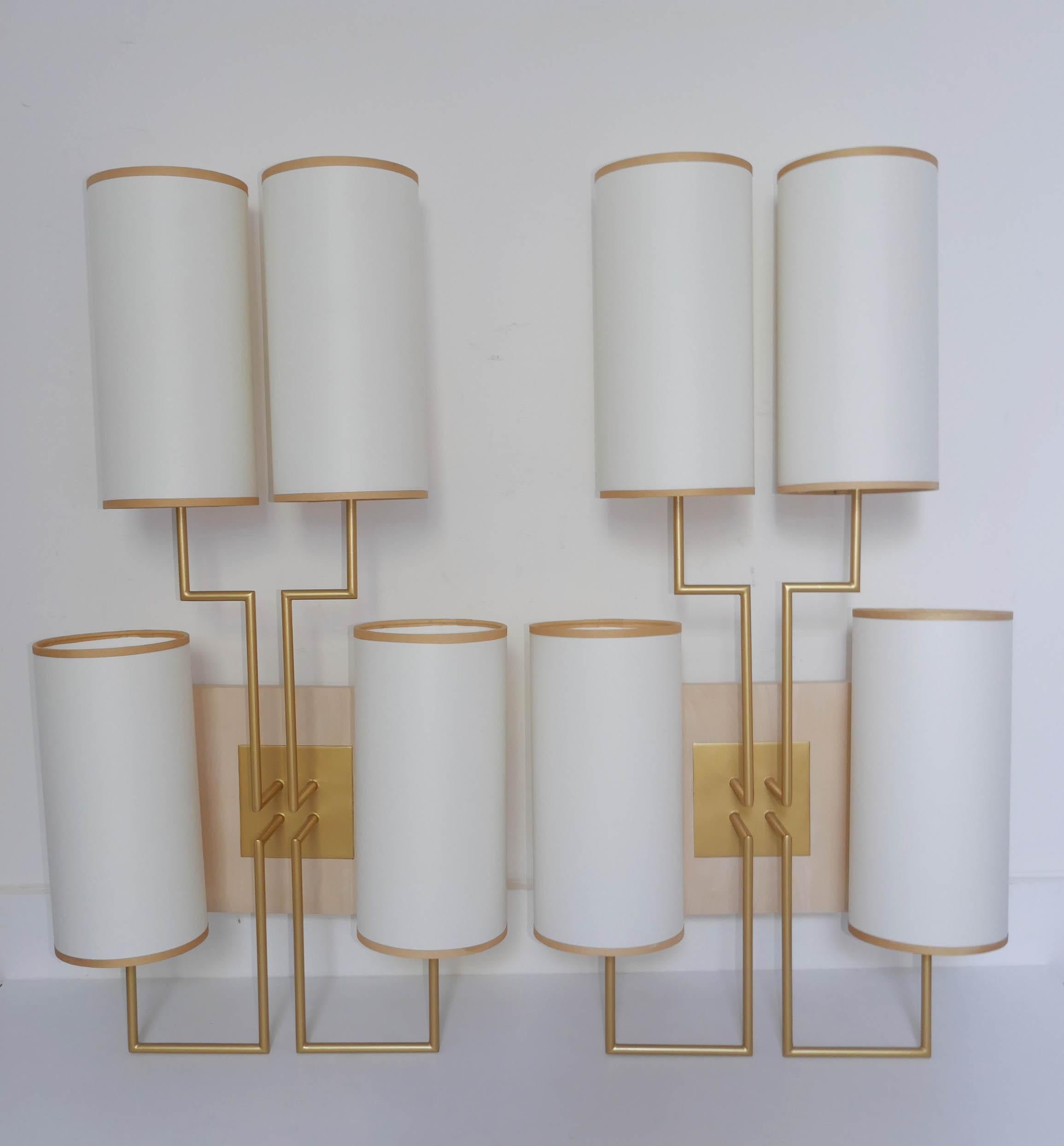 Pair of wall lamp sconce in gold patina and white lamp shades, wooden baze in chestnut. Four lampshade in white fabric and golden braid.
 Information about the covid 19.
 At this point, the workshop has anticipated the crises and has all the