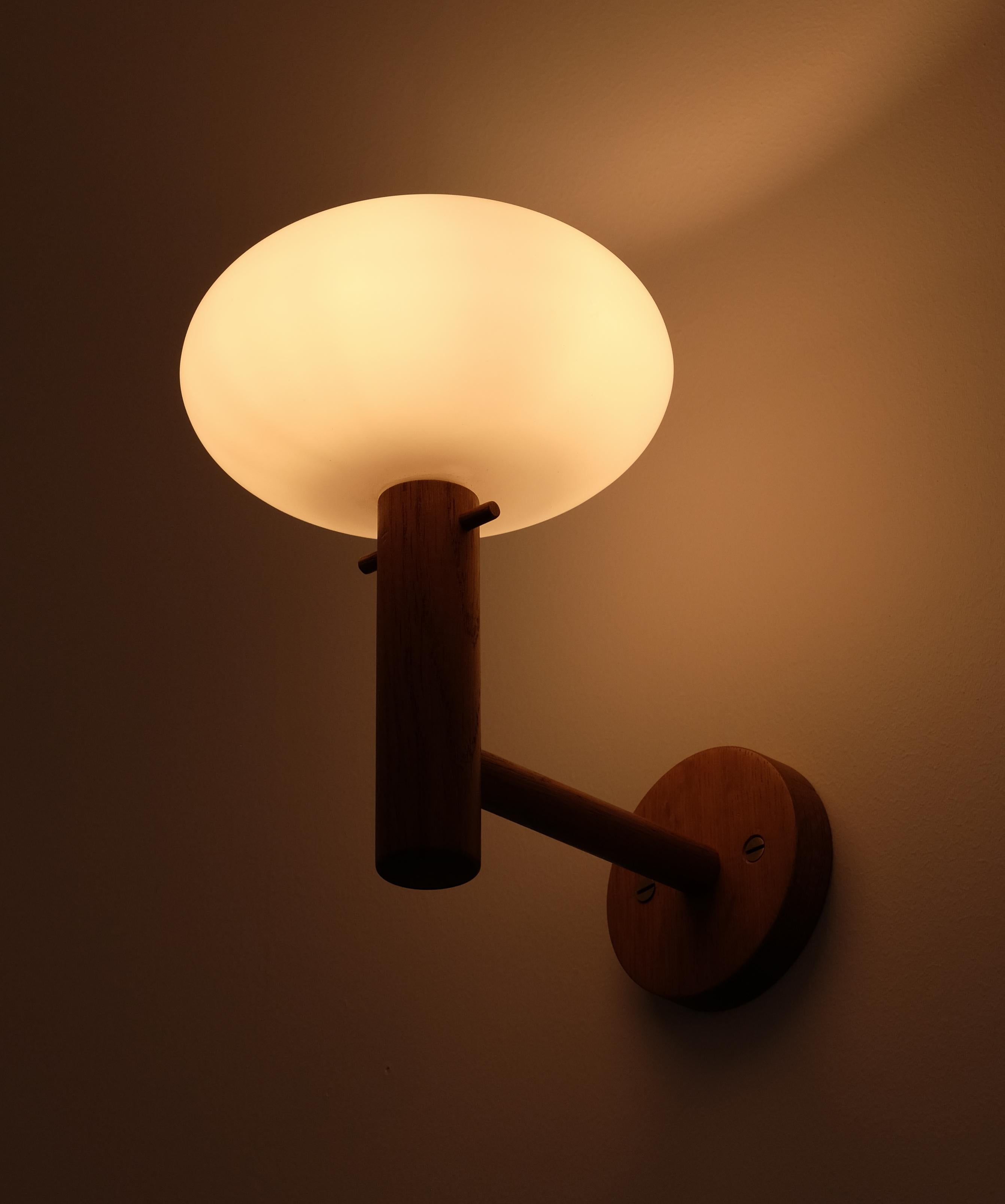 Mid-20th Century Pair of Wall Lamps by Uno & Östen Kristiansson for Luxus, 1960s For Sale