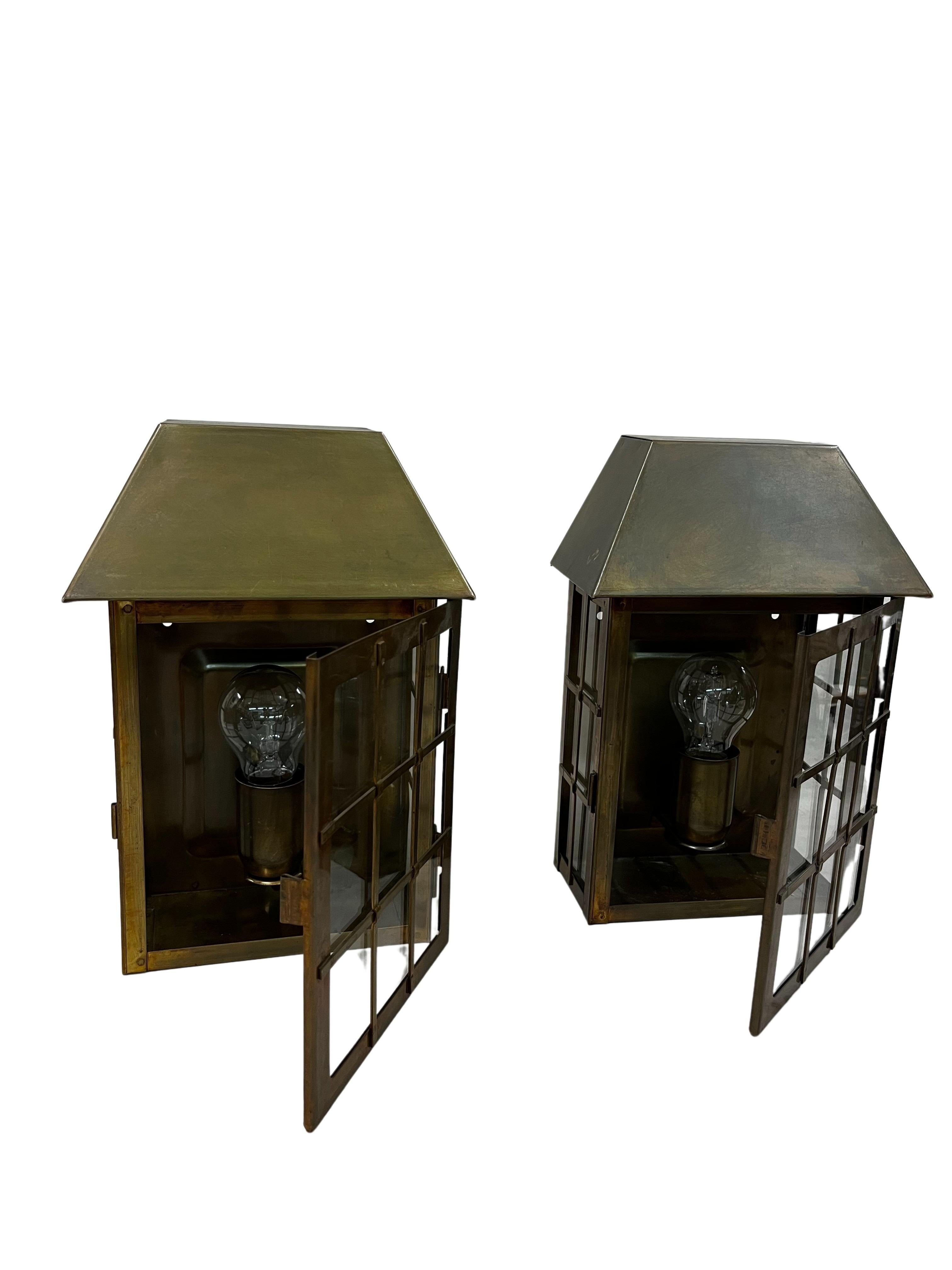 European Pair of wall lamps, patinated brass, architectural form, Mid Century  For Sale