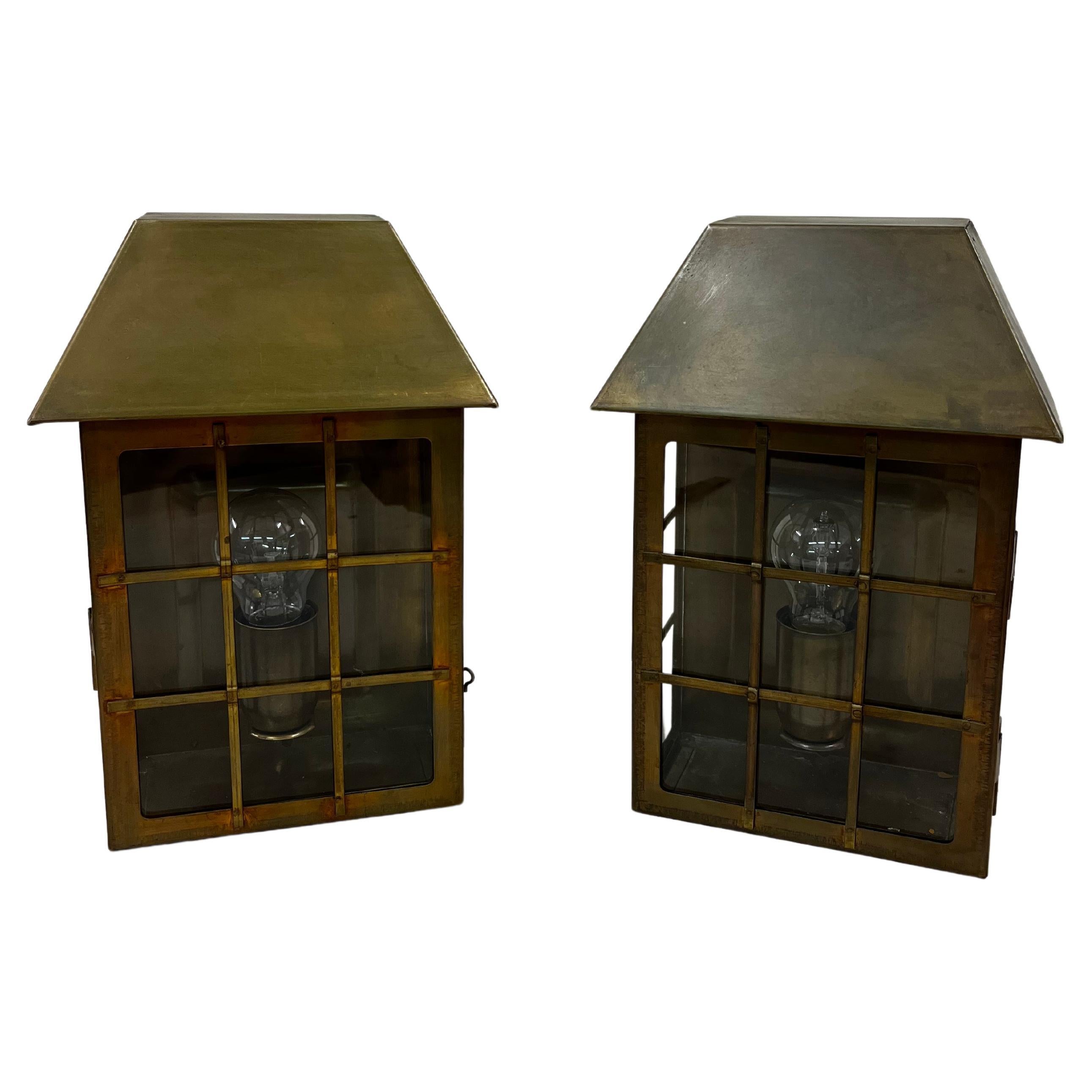 Pair of wall lamps, patinated brass, architectural form, Mid Century  For Sale 2