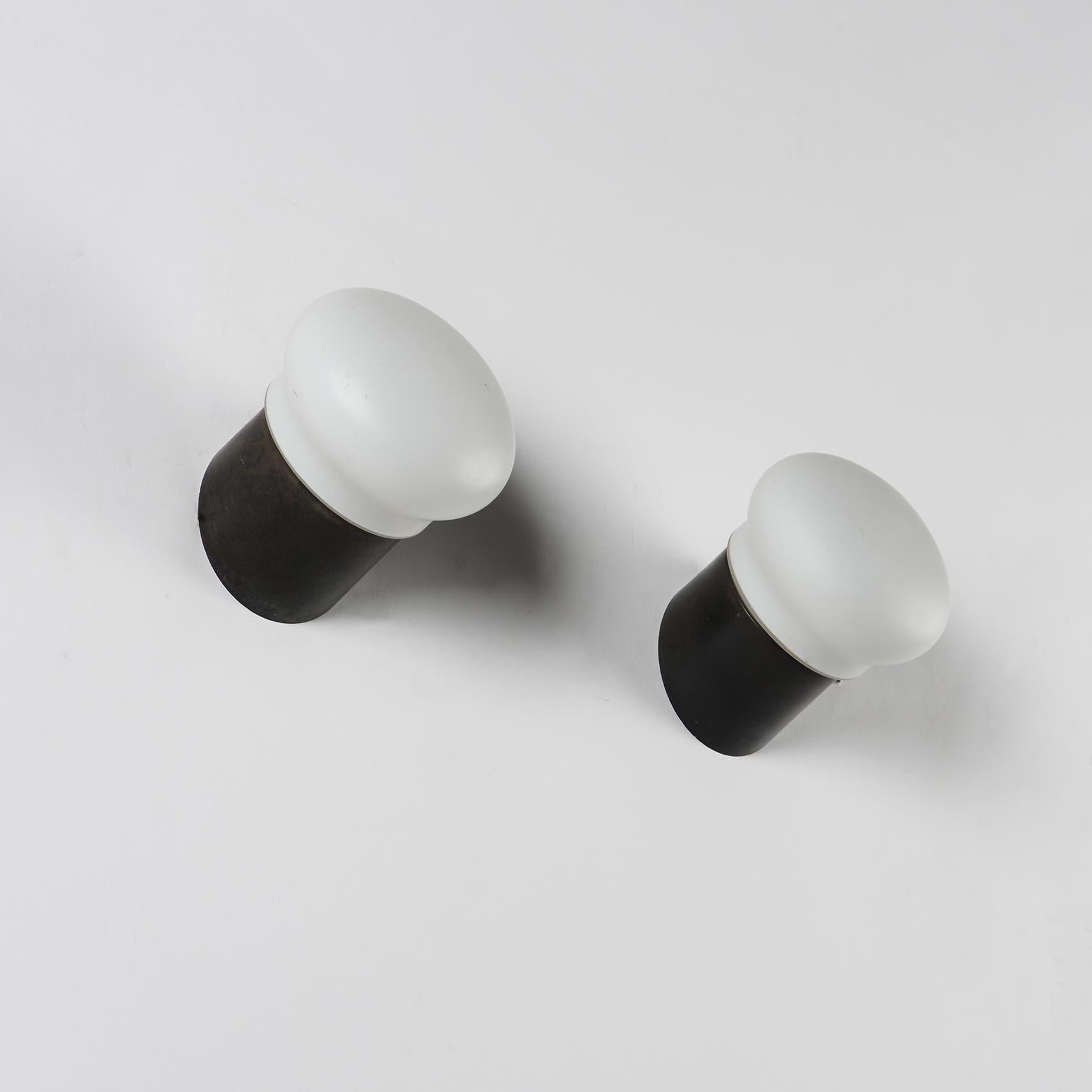 Coppia di lampade da parete scelte da Charlotte Perriand, Francia, 1970 in vendita 3