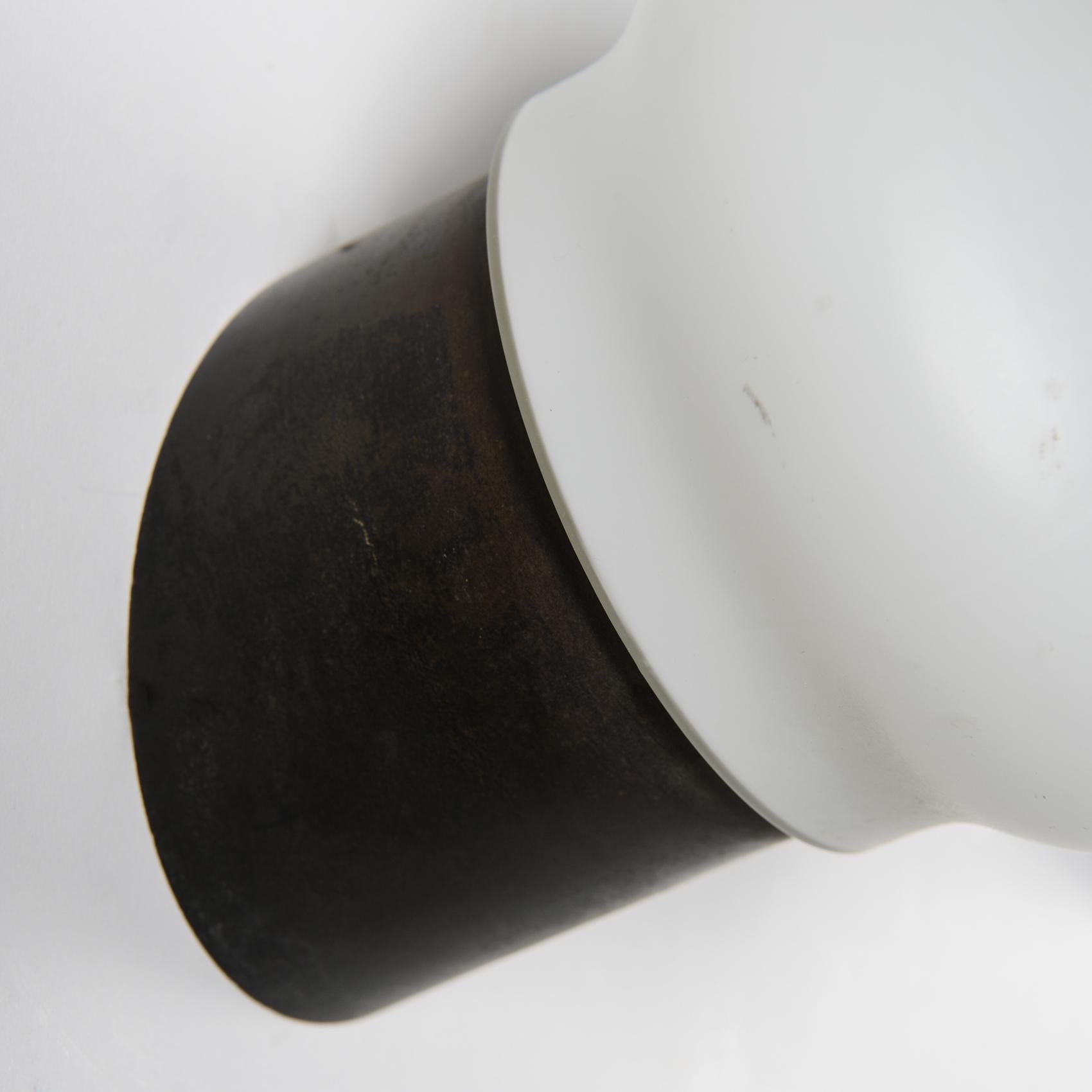 Coppia di lampade da parete scelte da Charlotte Perriand, Francia, 1970 in vendita 7