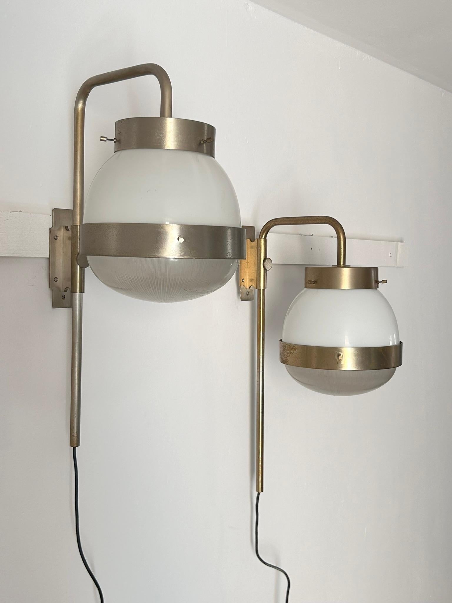 Pair of wall lamps Sergio Mazza ''DELTA'' Artemide 1960 set of 2  In Good Condition In Vittoria, IT
