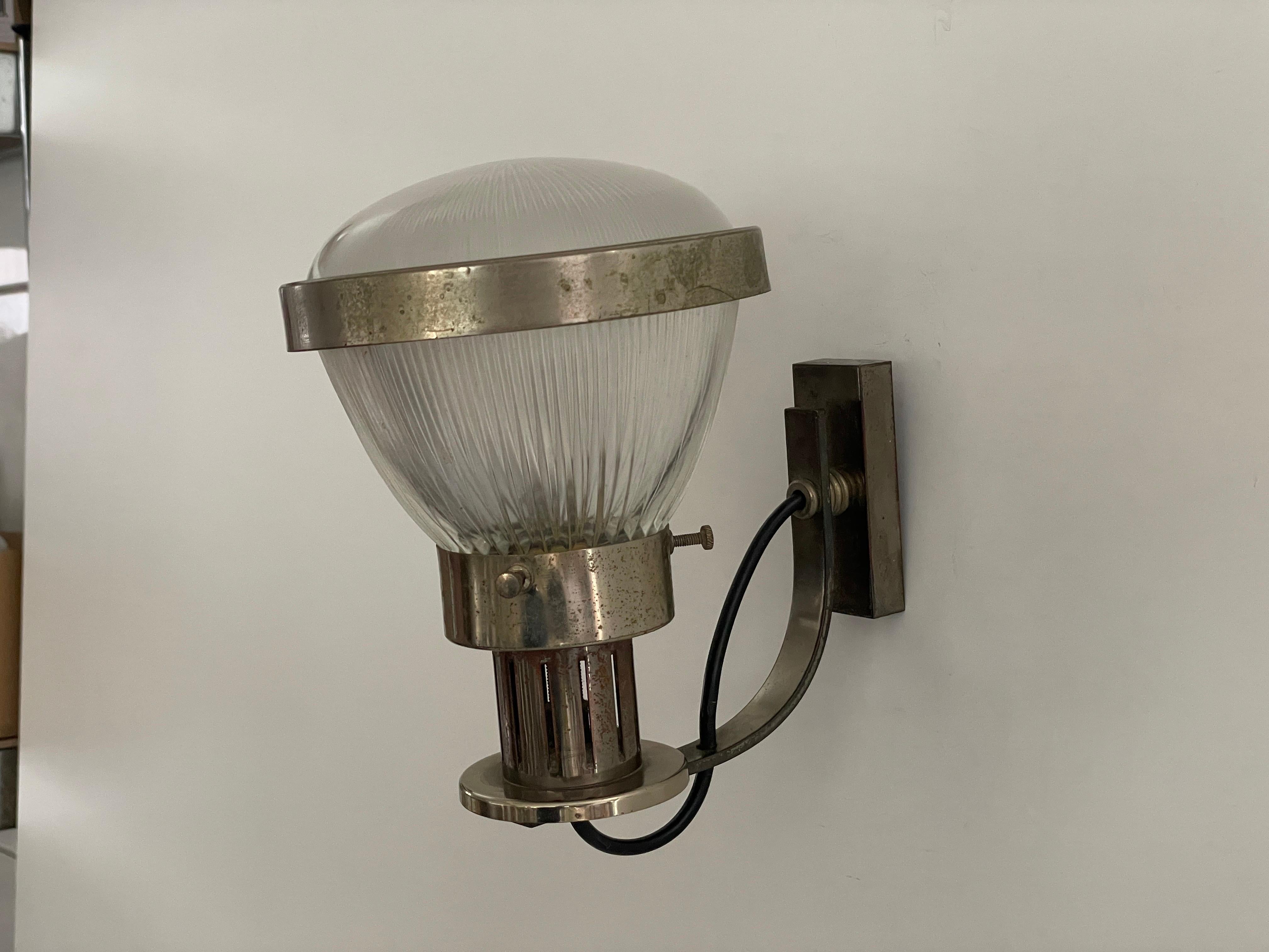 Metà XX secolo Coppia di lampade da parete non attribuite Ignazio Gardella per Azucena, anni '60, Italia in vendita
