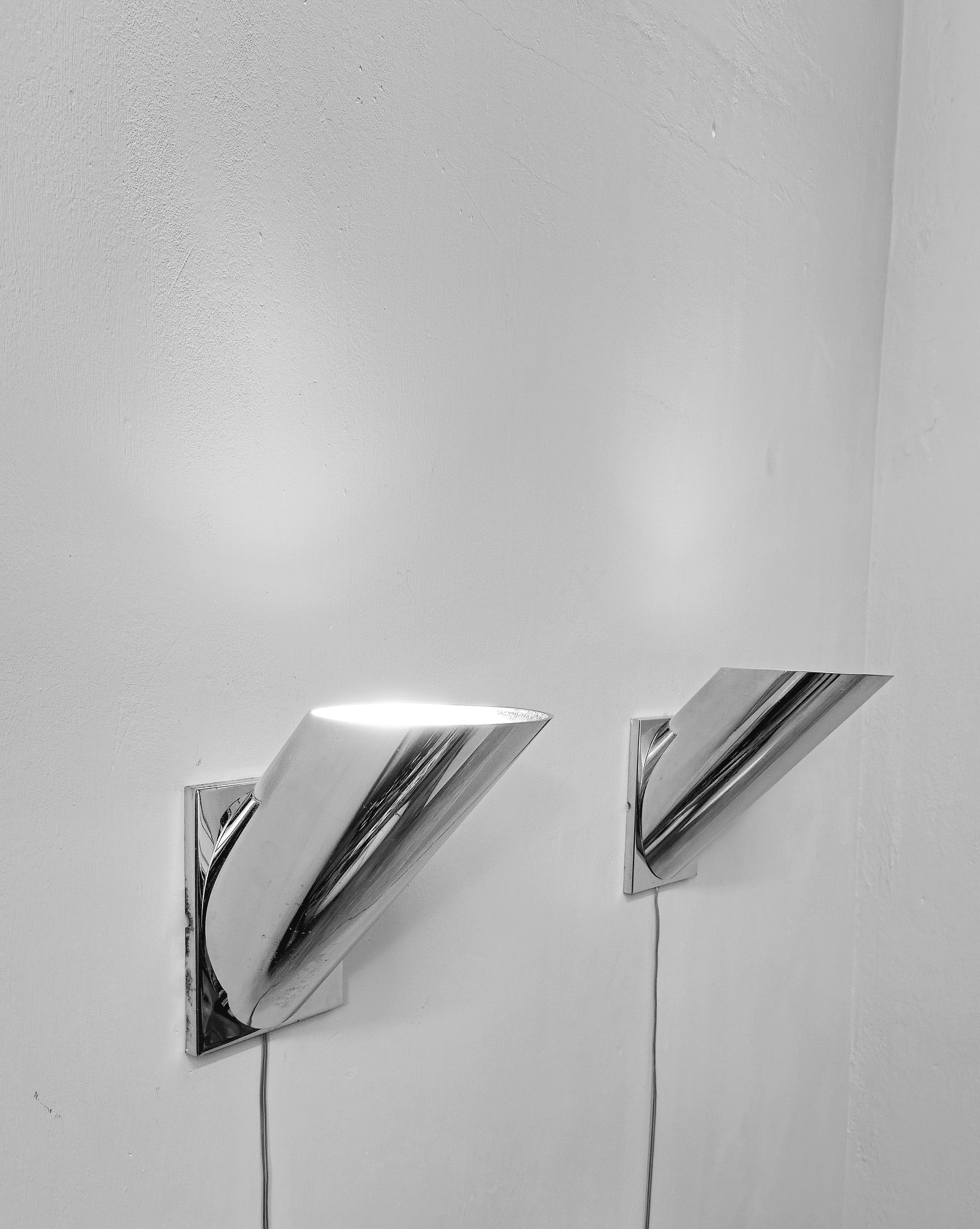 Paar Wandleuchten Stilnovo Verchromt  Midcentury Modern Design Italien 1970er Jahre im Zustand „Gut“ im Angebot in Palermo, IT