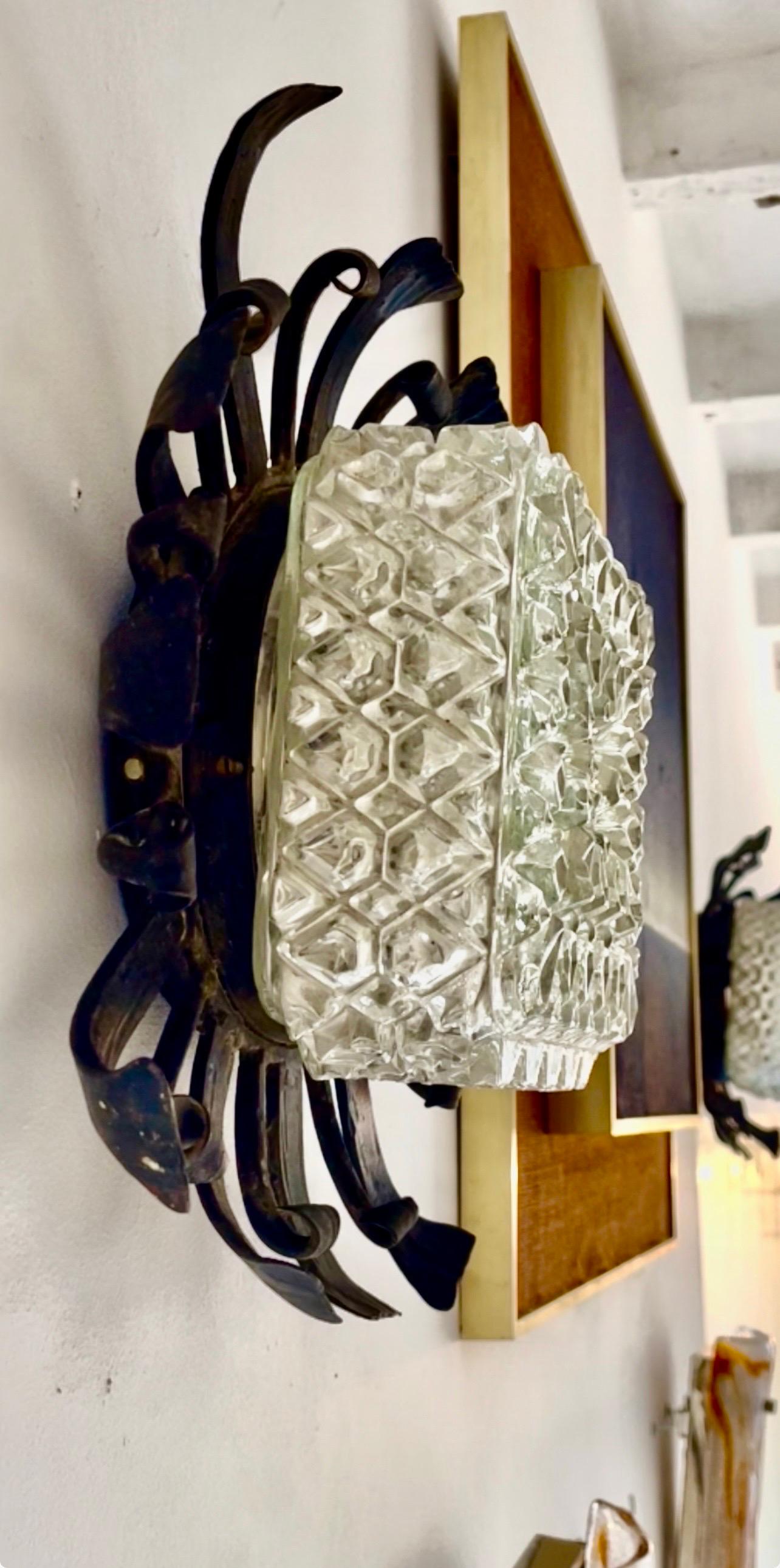 price its for a PAIR  !
Original Period light 
Pair of large circular Wall lighting in hammered and Helena Tyrell glass attribute, Original lamp from the 50s/60s in the brutalist trend. a decorative piece that will give a unique atmosphere to your