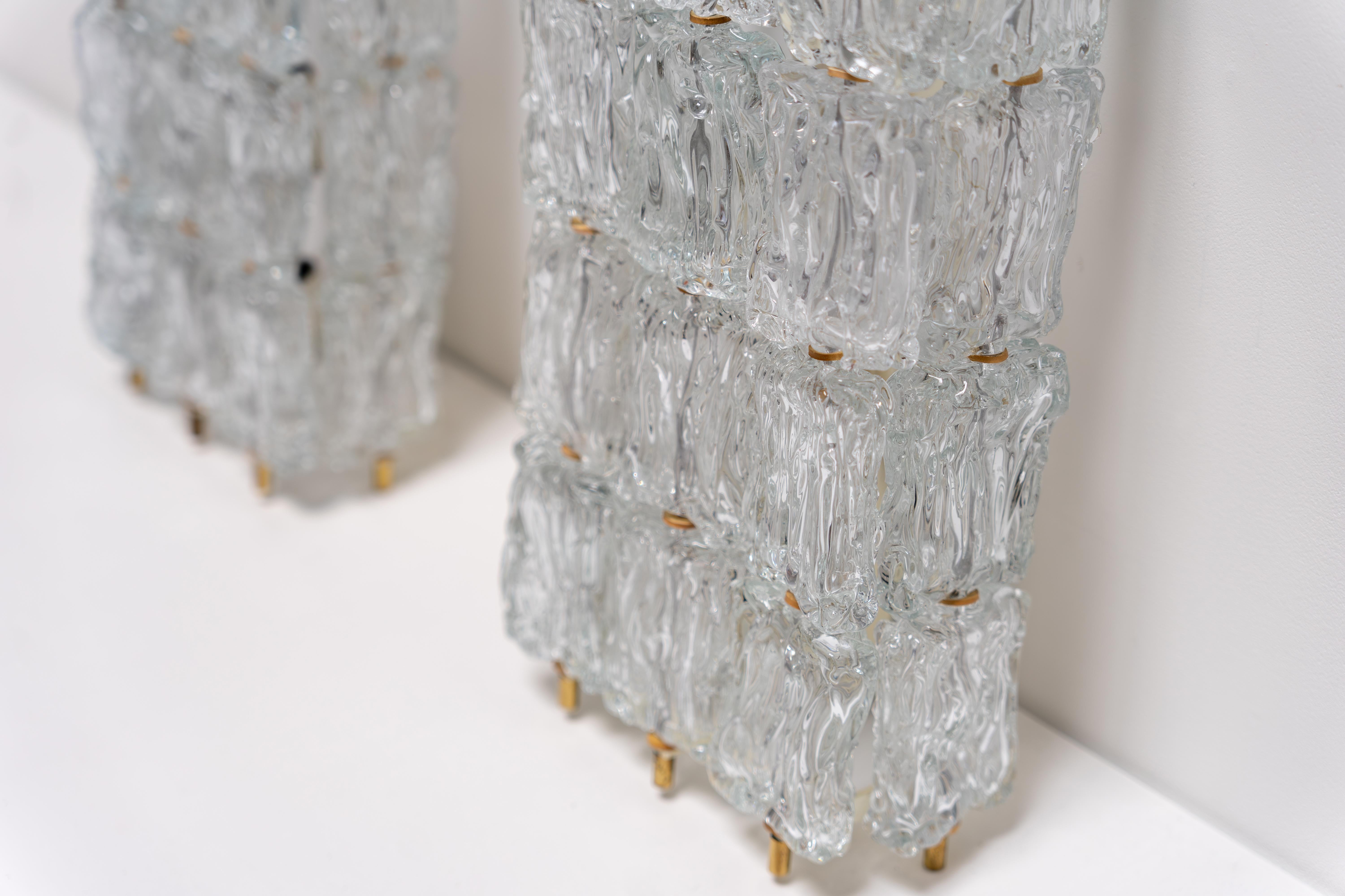 Ein Paar Wandleuchten von Barovier und Toso aus Eisglas und Messing, 1960er Jahre im Angebot 8